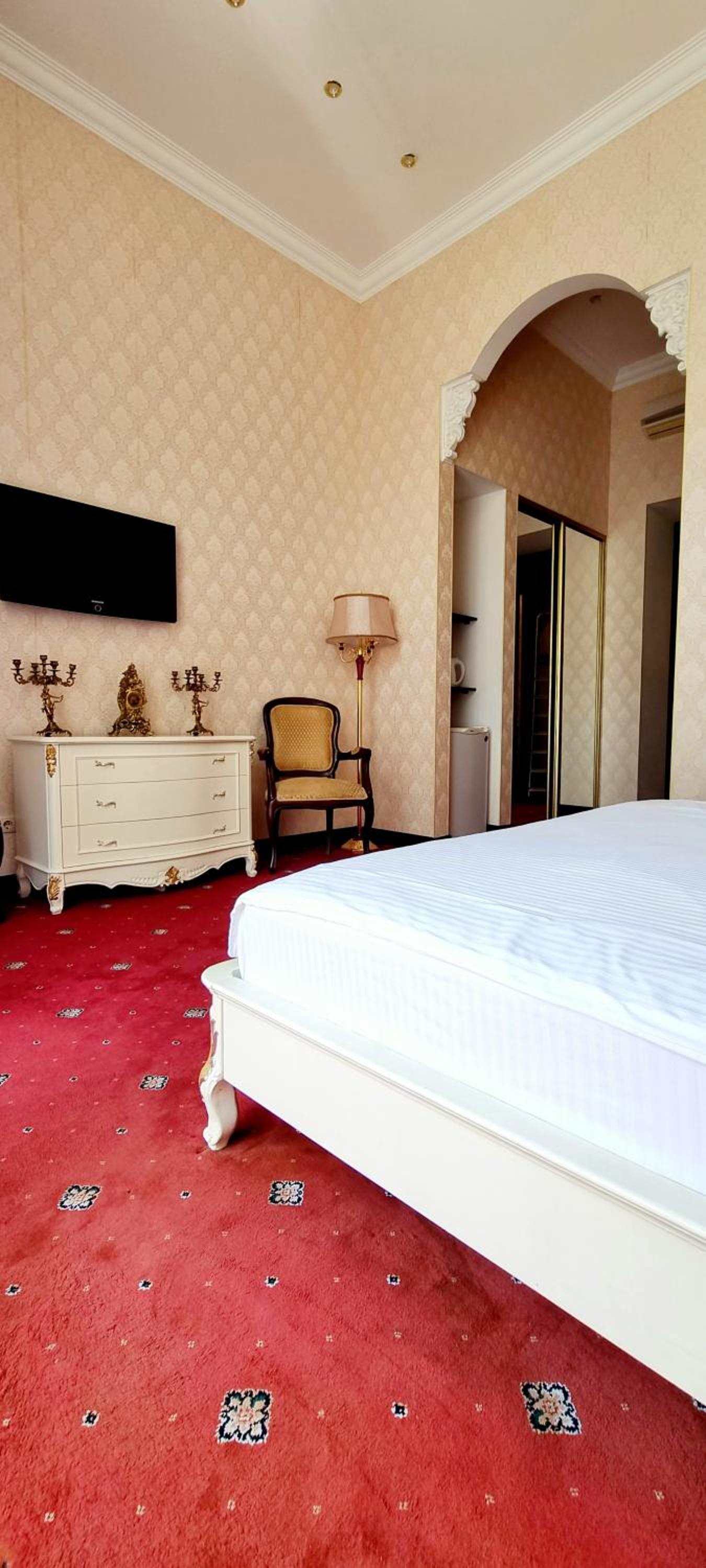 Deluxe Double Room with Balcony photo 1