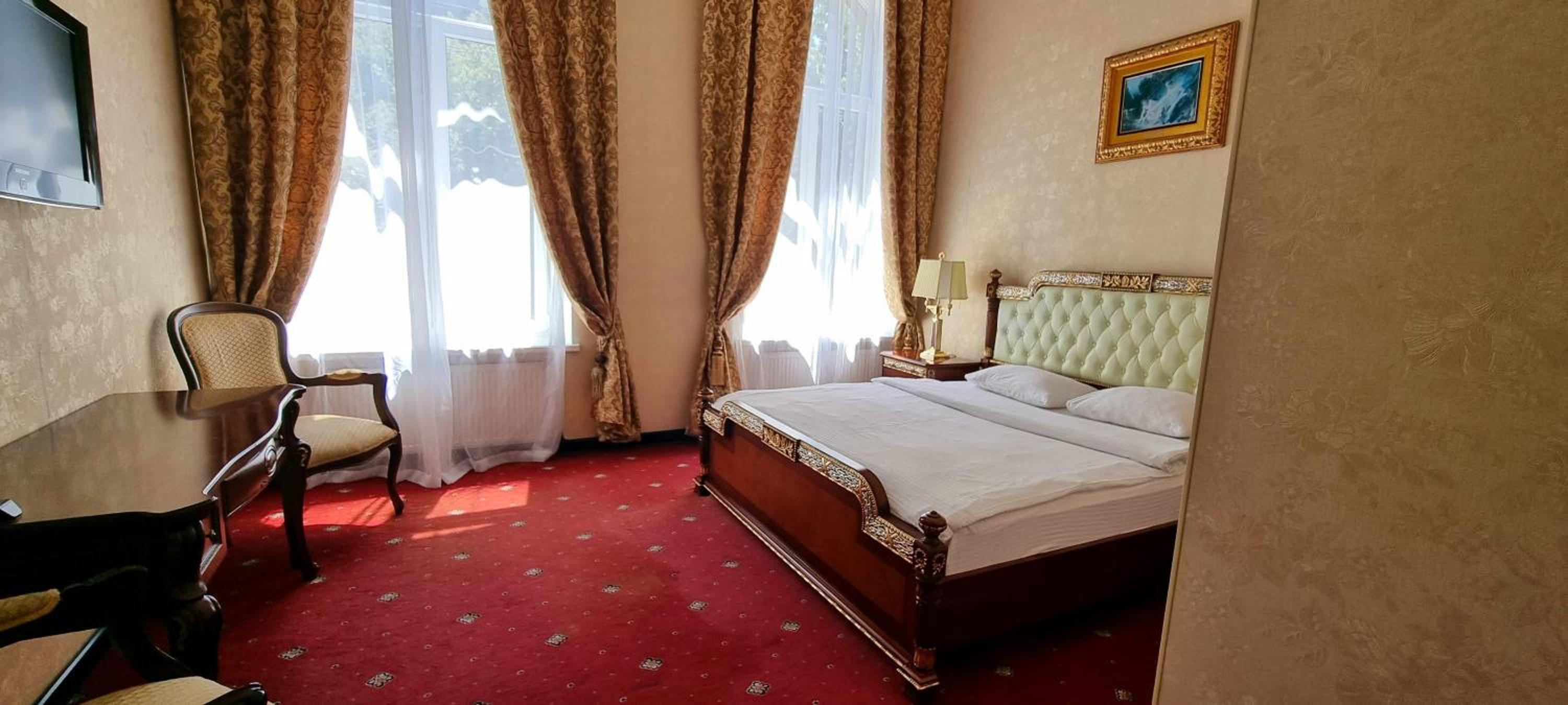 Deluxe King Room photo 3
