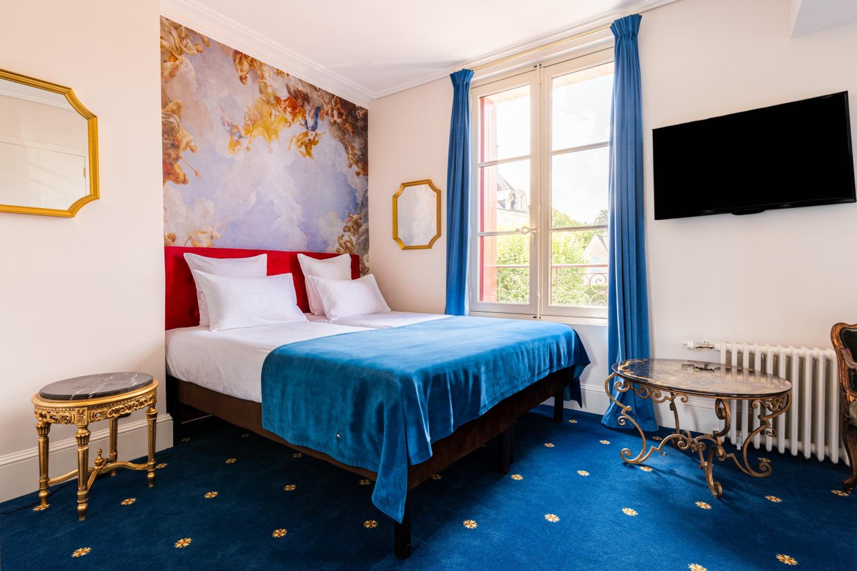 Luxury Suite photo 2