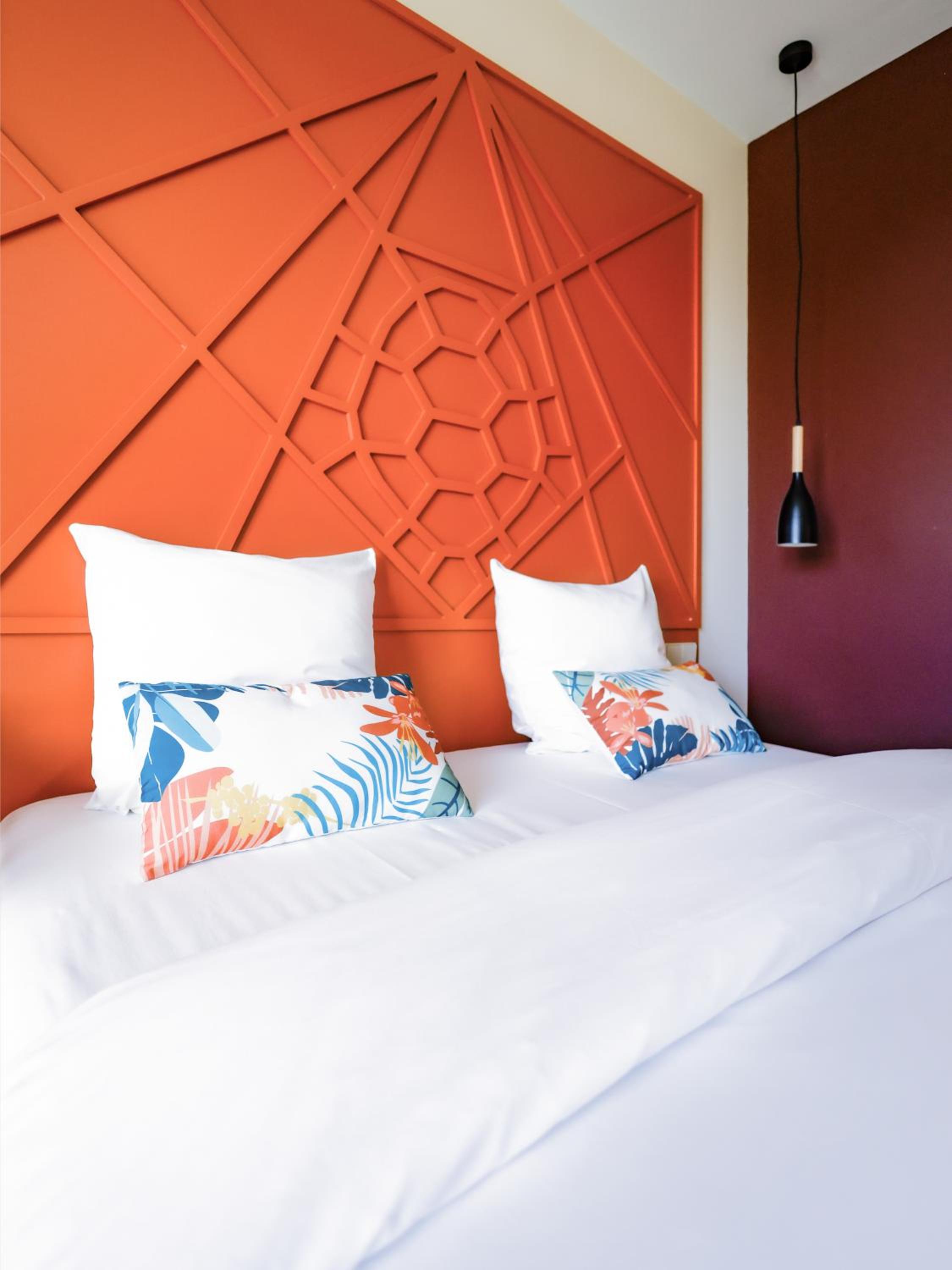 Standard Double Room with Lagoon View - Photo 2