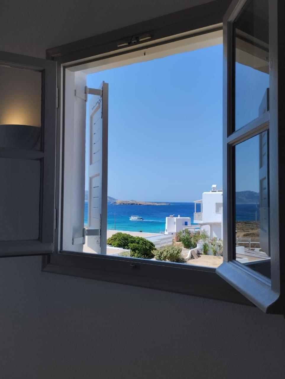 Deluxe Double Room with Balcony and Sea View photo 3