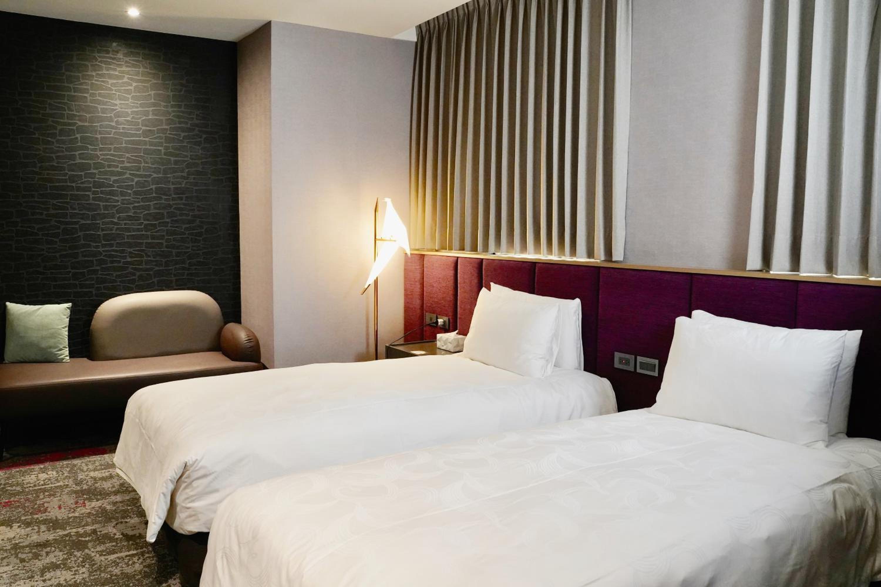 Standard Twin Room - Photo 1