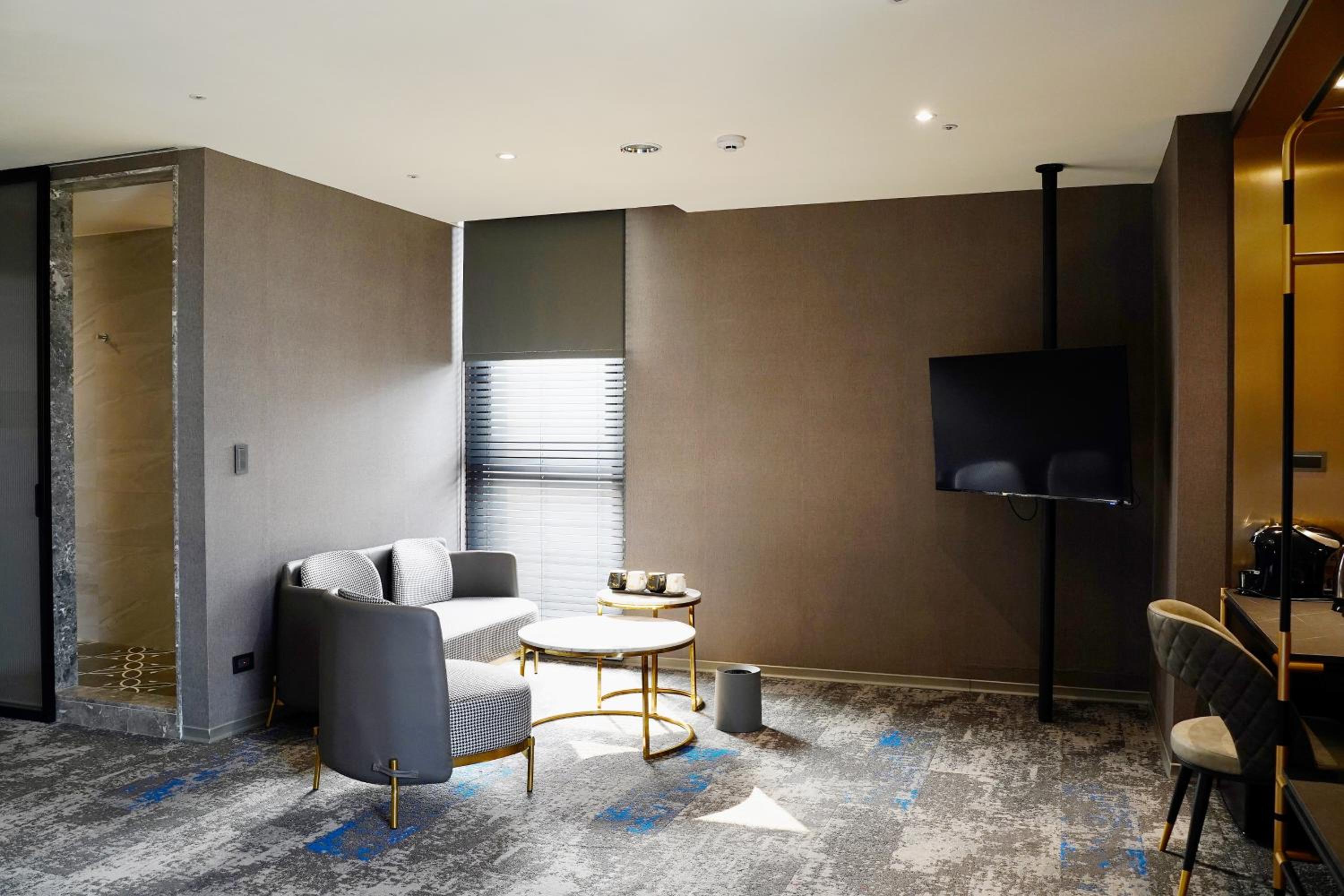Quadruple Room - Photo 9