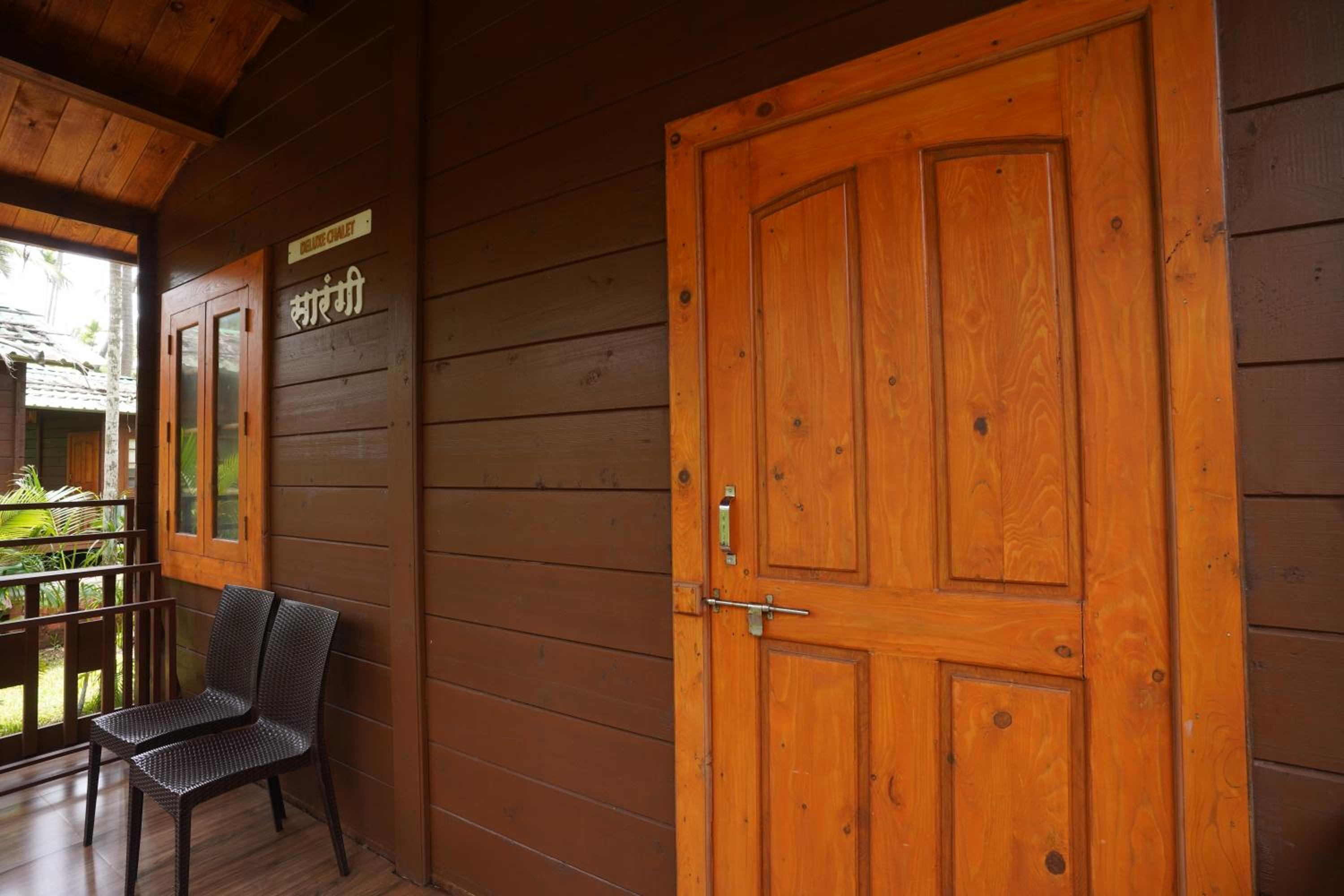 Deluxe AC Chalet - Photo 2