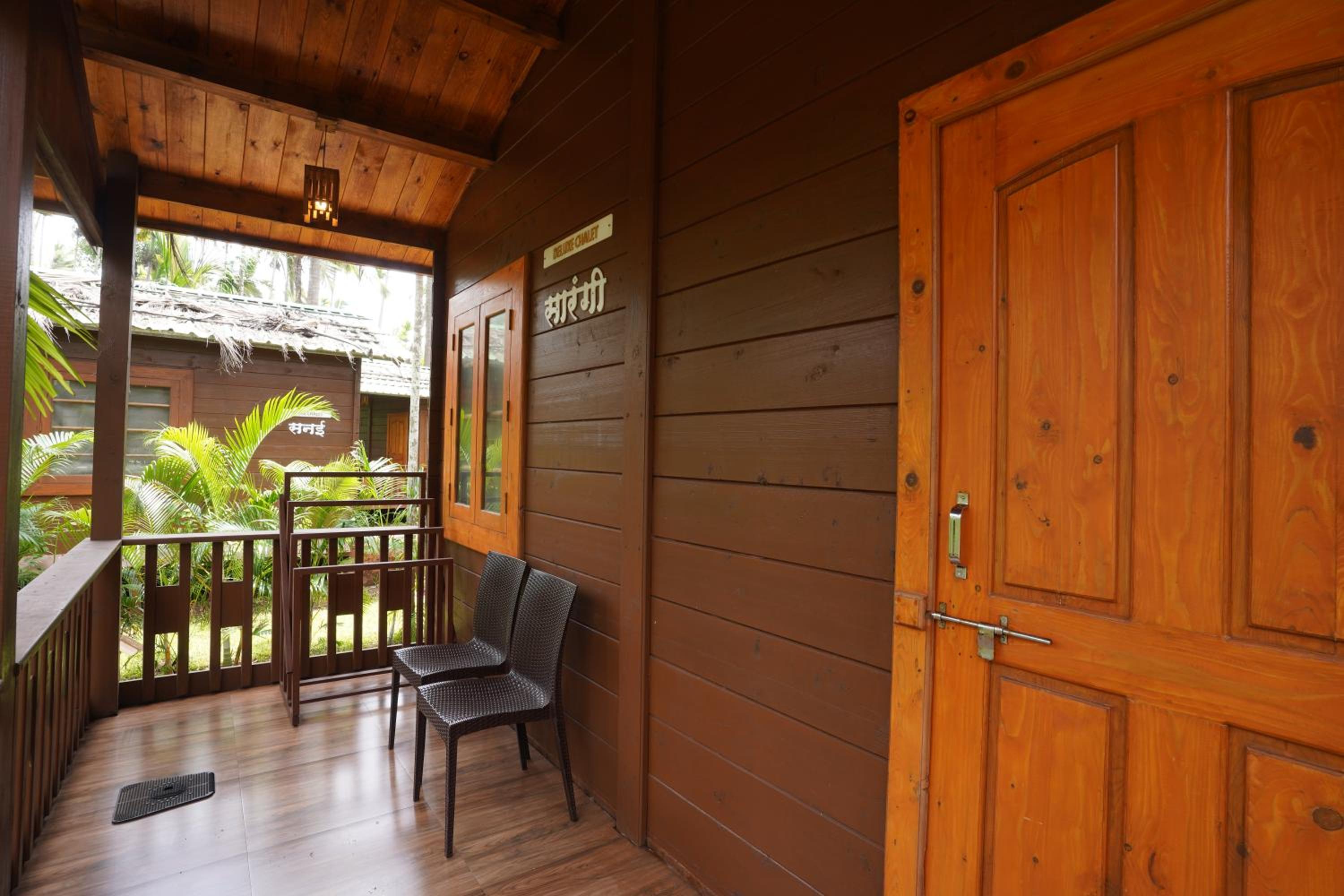 Deluxe AC Chalet - Photo 8