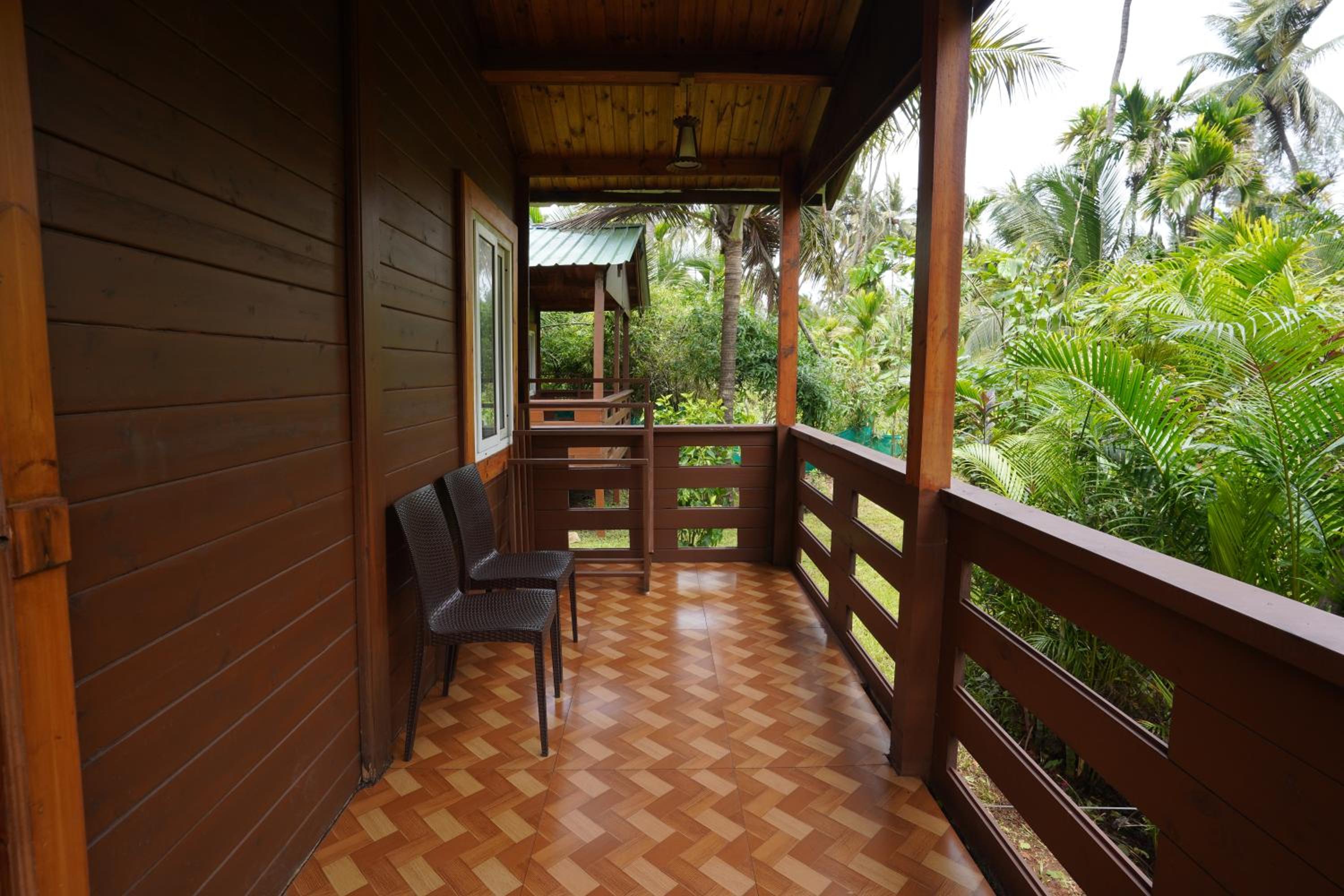 Deluxe AC Chalet - Photo 9