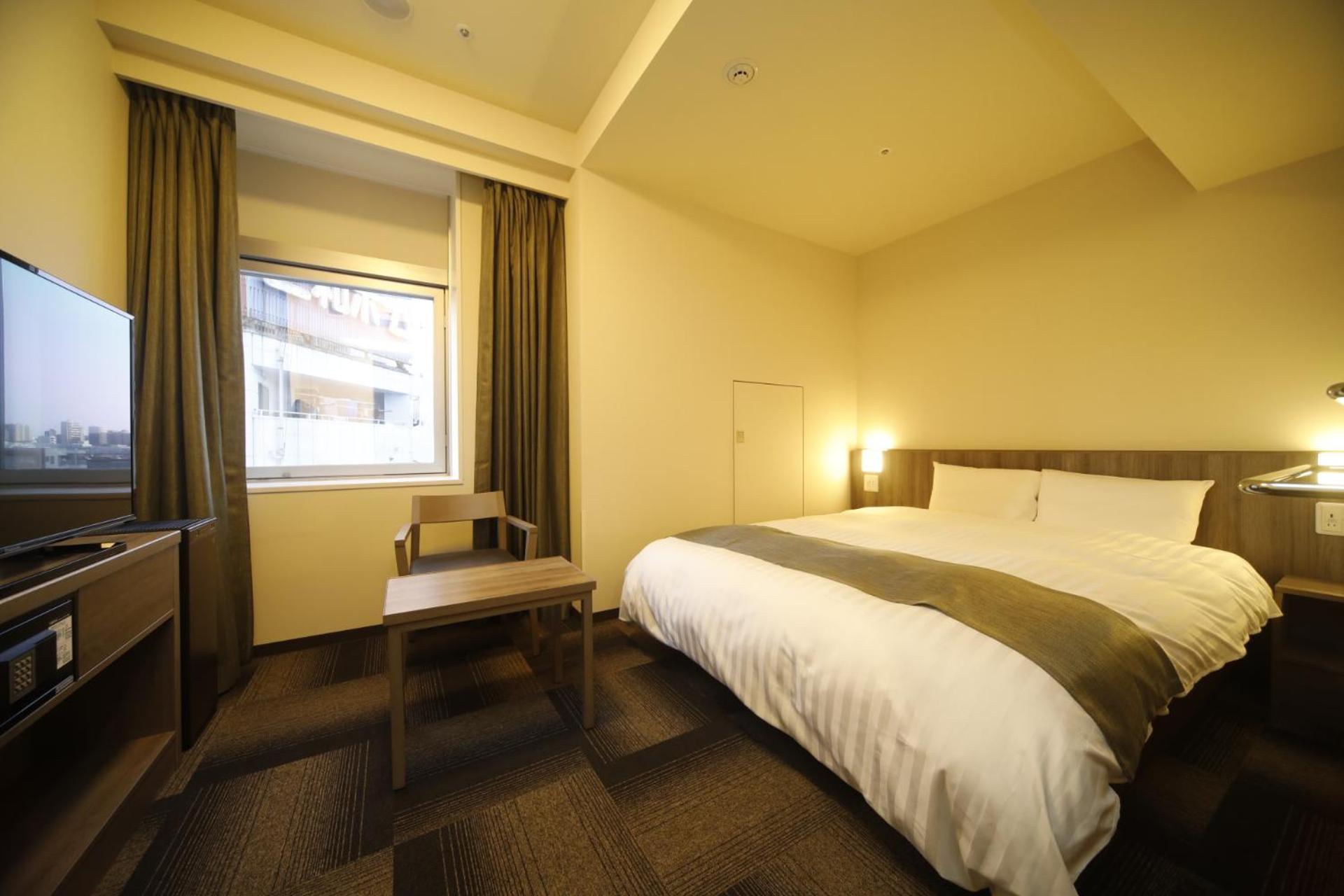 Standard Queen Room