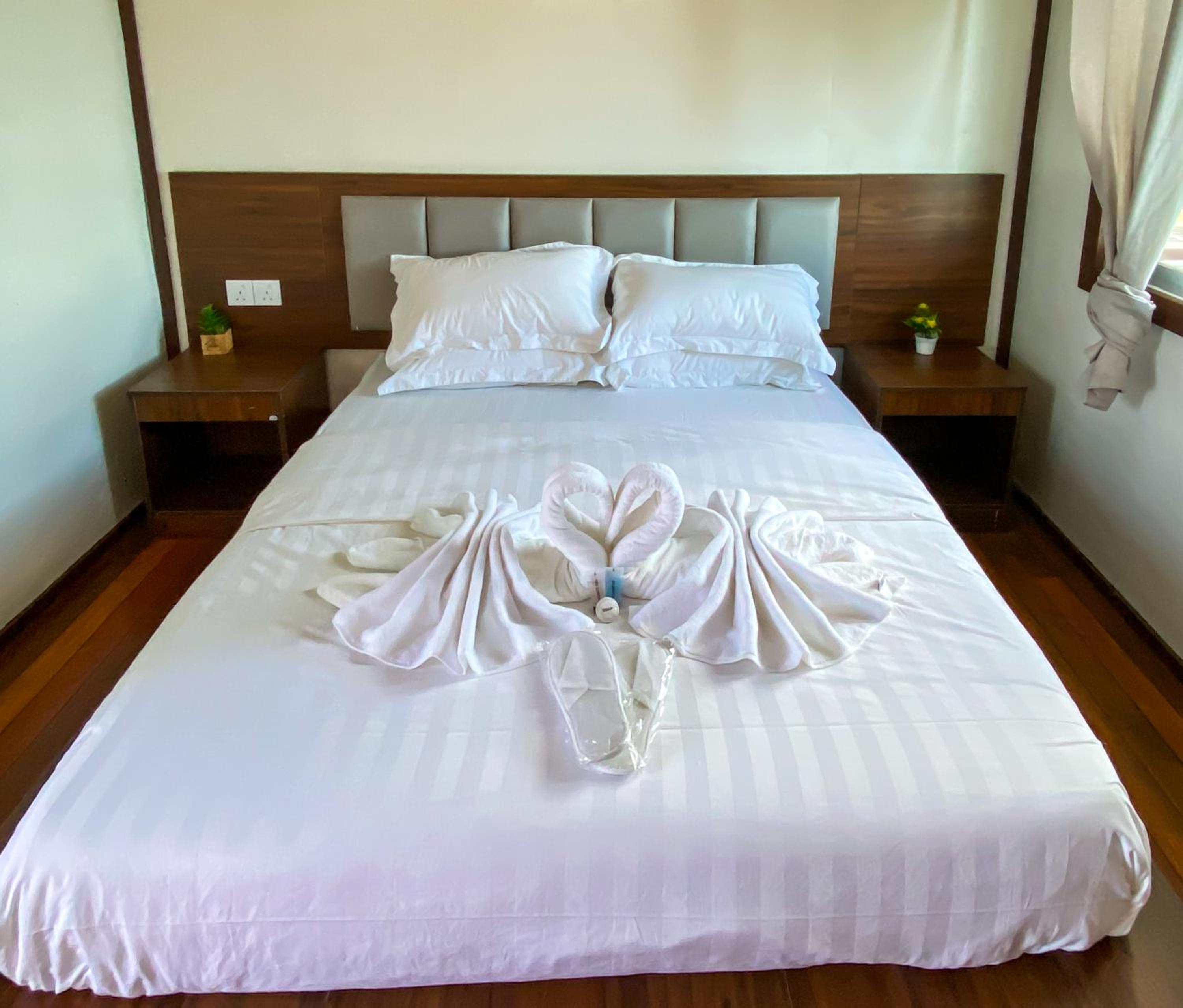Deluxe Double Room with Balcony and Sea View - Photo 14