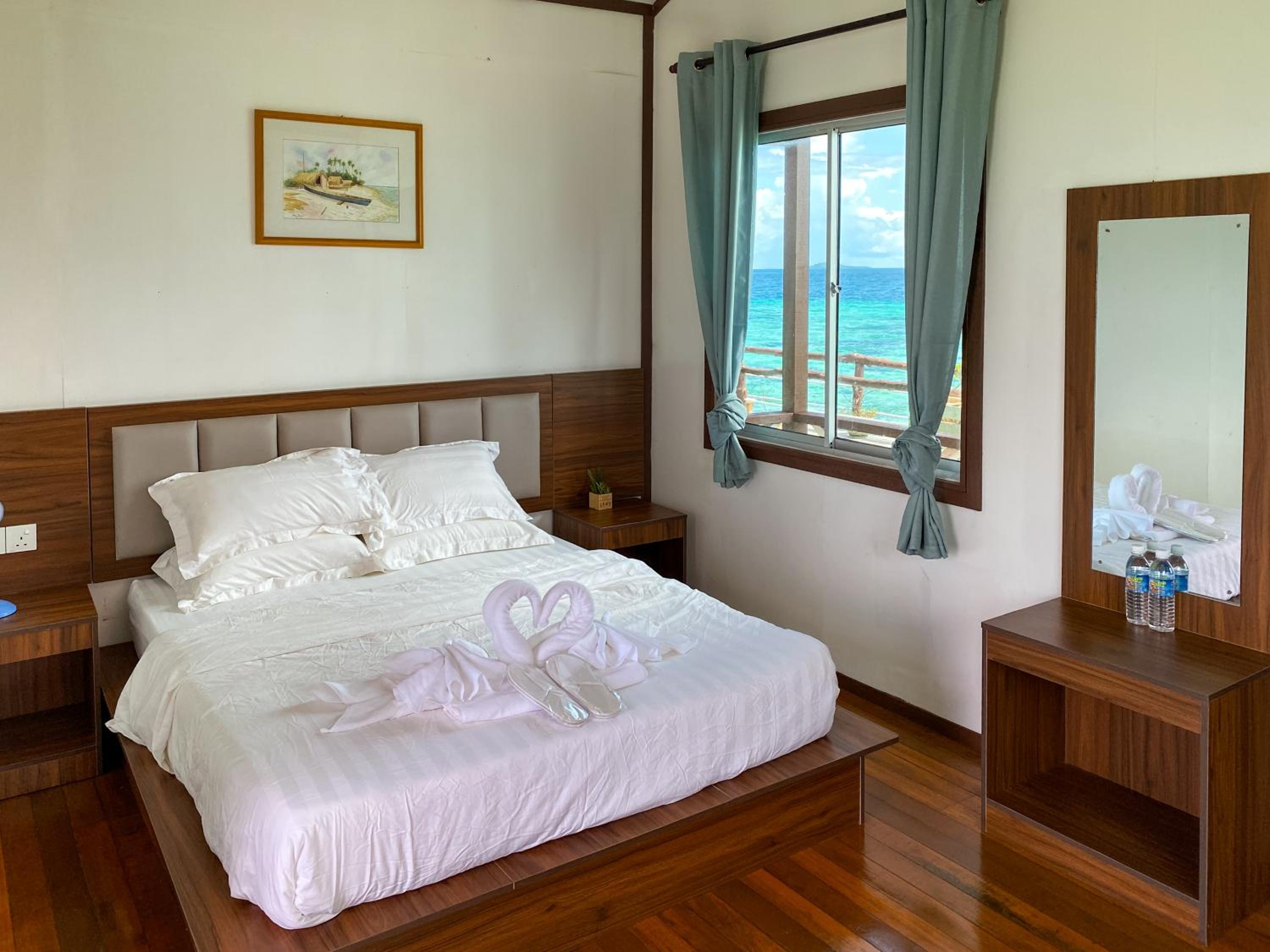 Deluxe Double Room with Balcony and Sea View - Photo 19