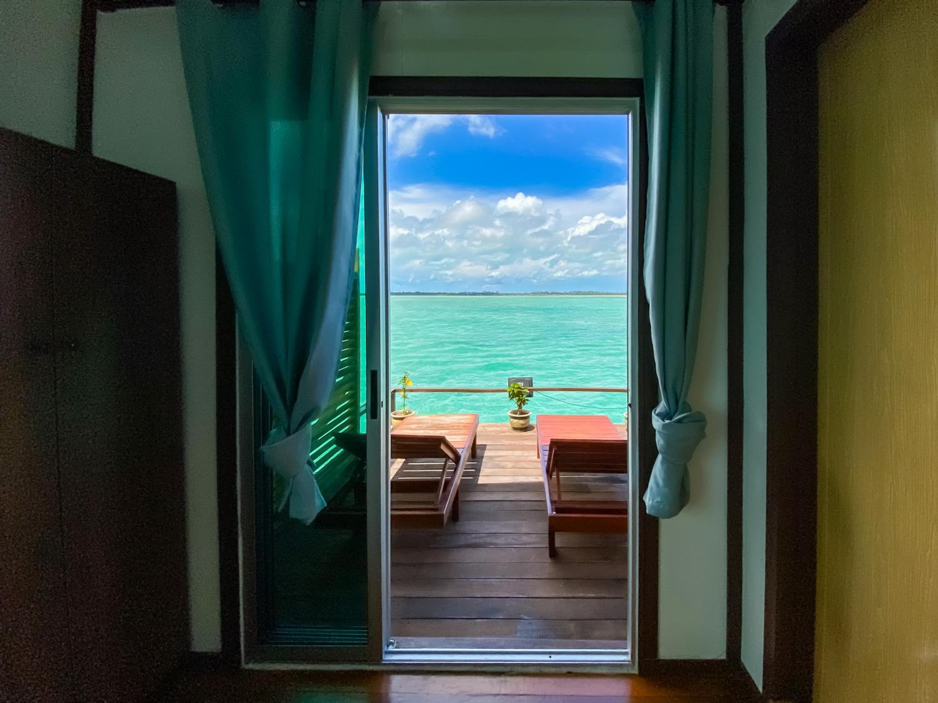 Deluxe Double Room with Balcony and Sea View - Photo 20
