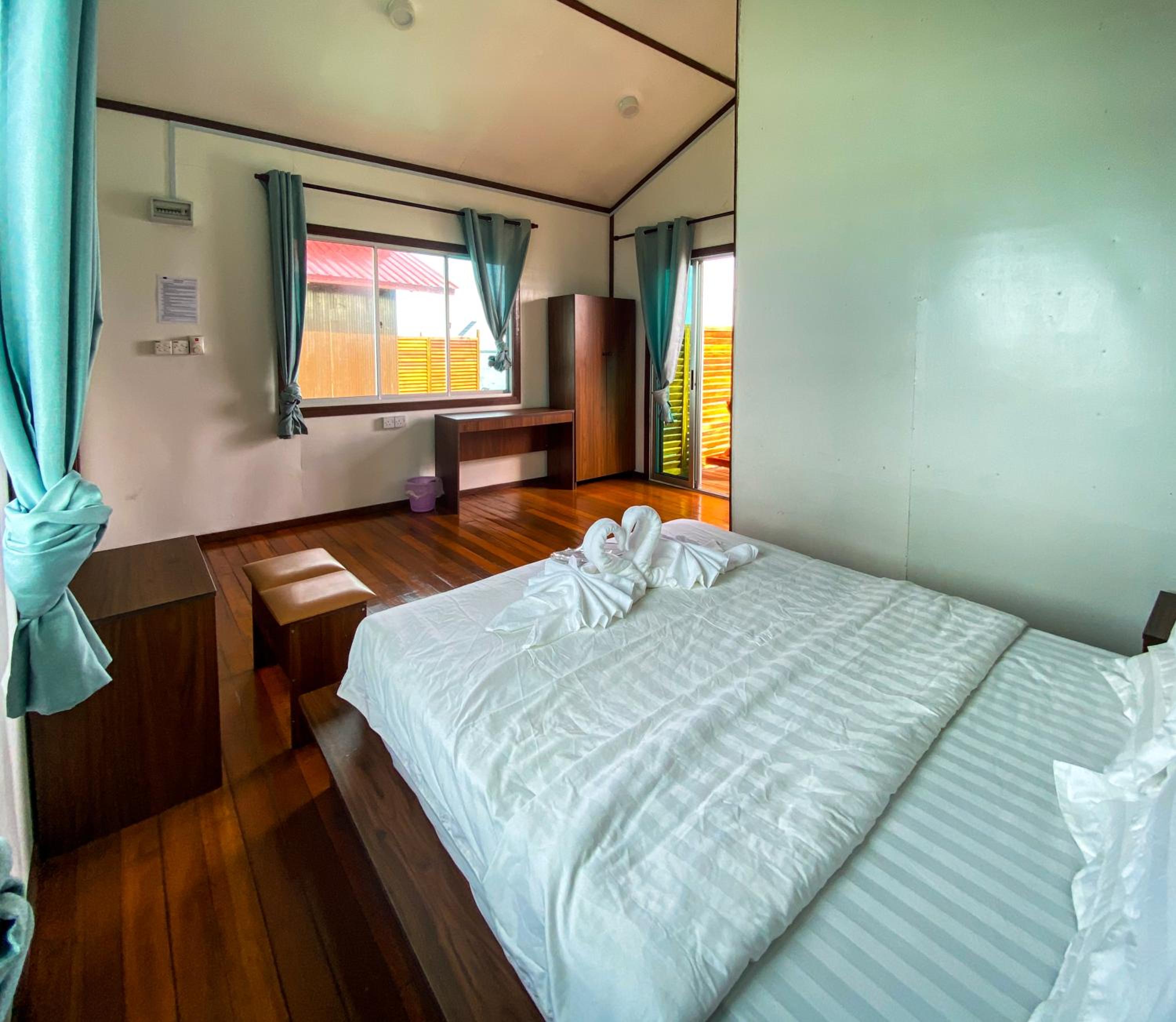 Deluxe Double Room with Balcony and Sea View - Photo 1
