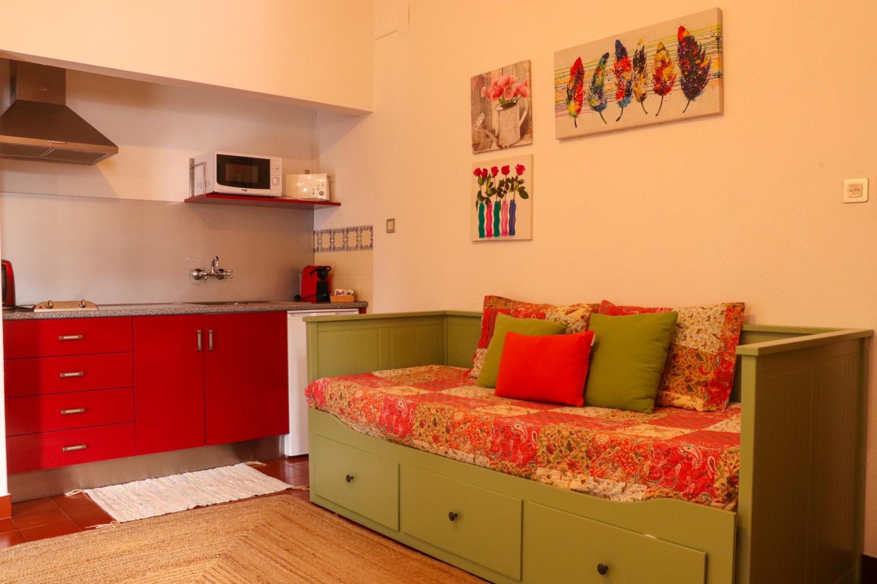 One-Bedroom Apartment photo 2