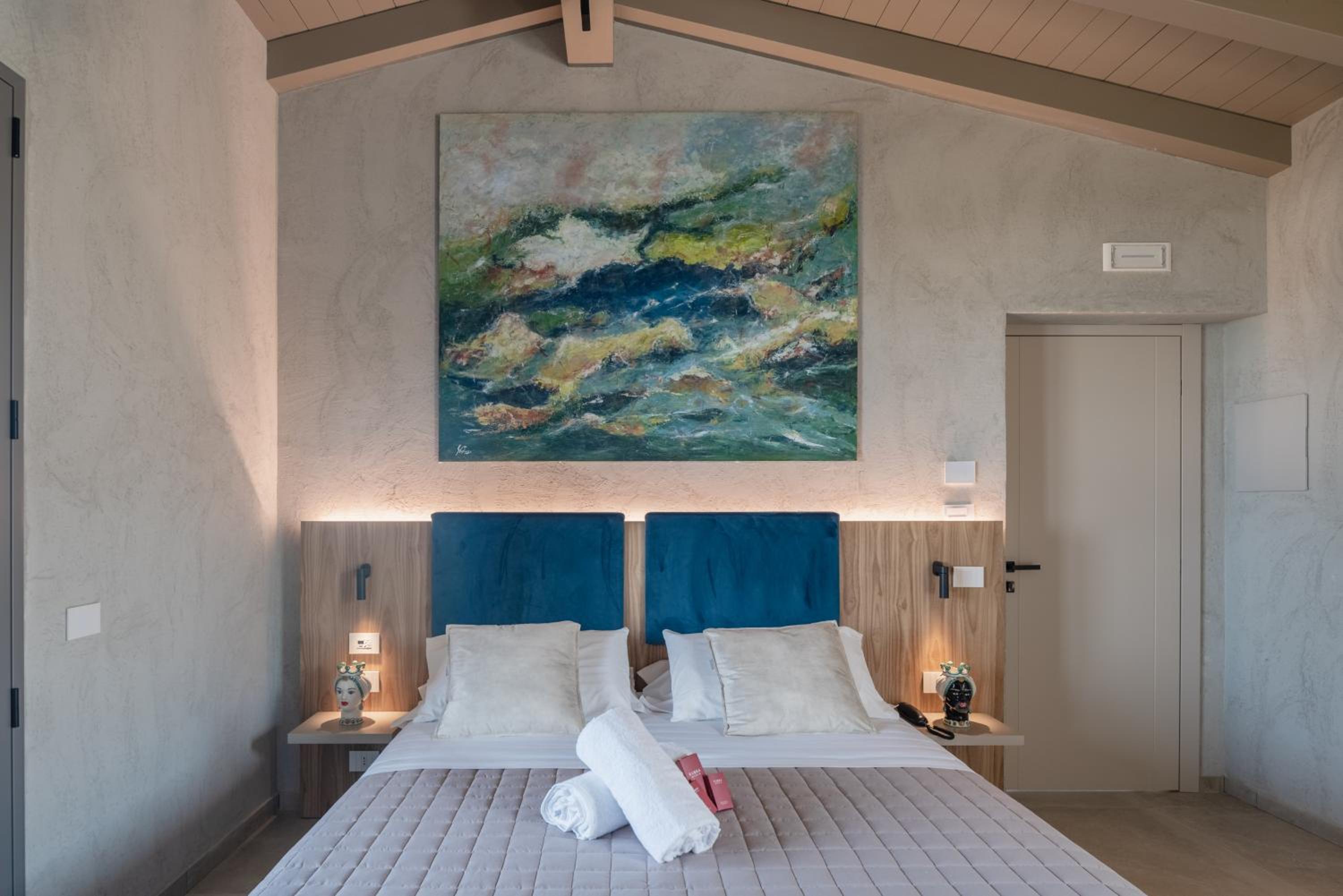 Deluxe Double Room With Sea View photo 3