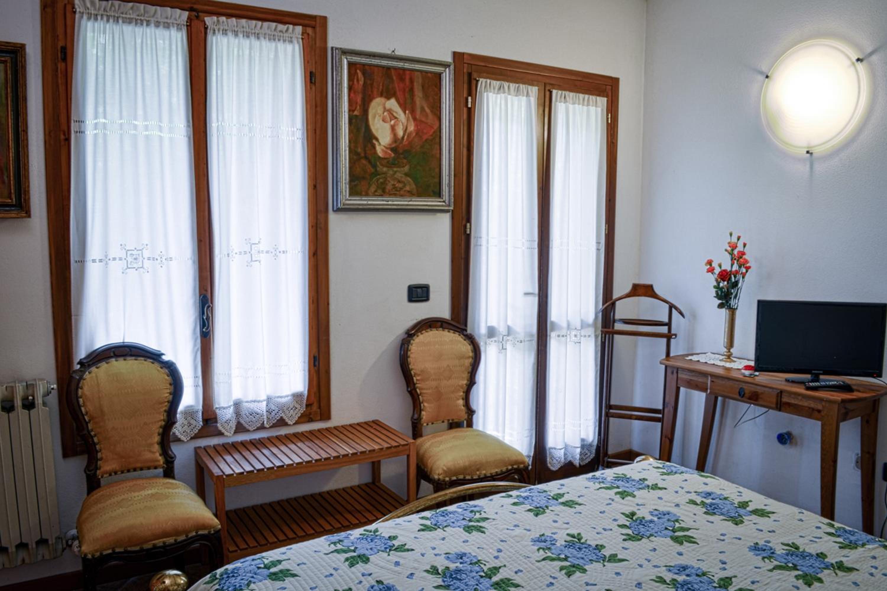 Double Room with Private Bathroom photo 2