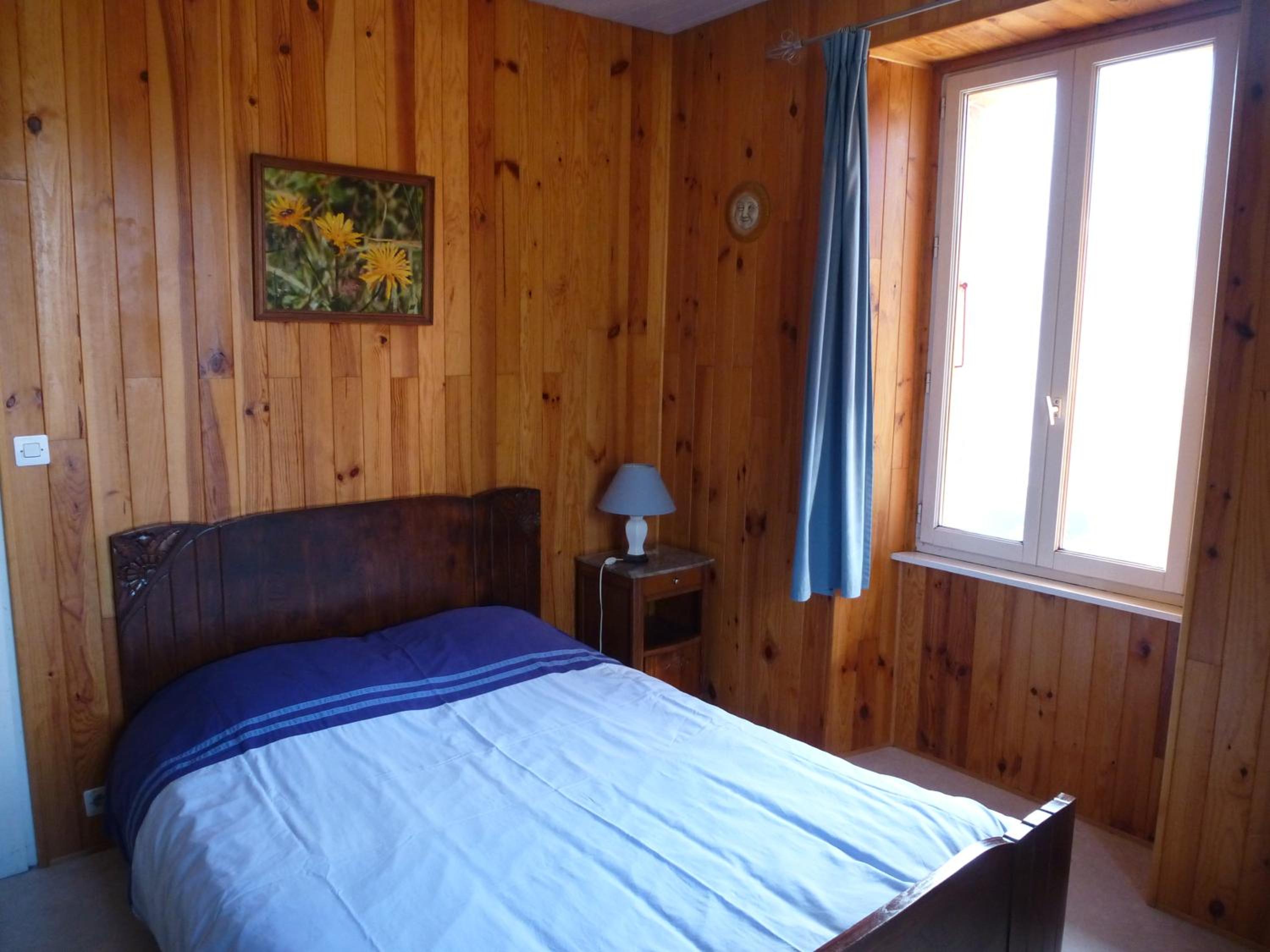Double Room with Shared Bathroom photo 2
