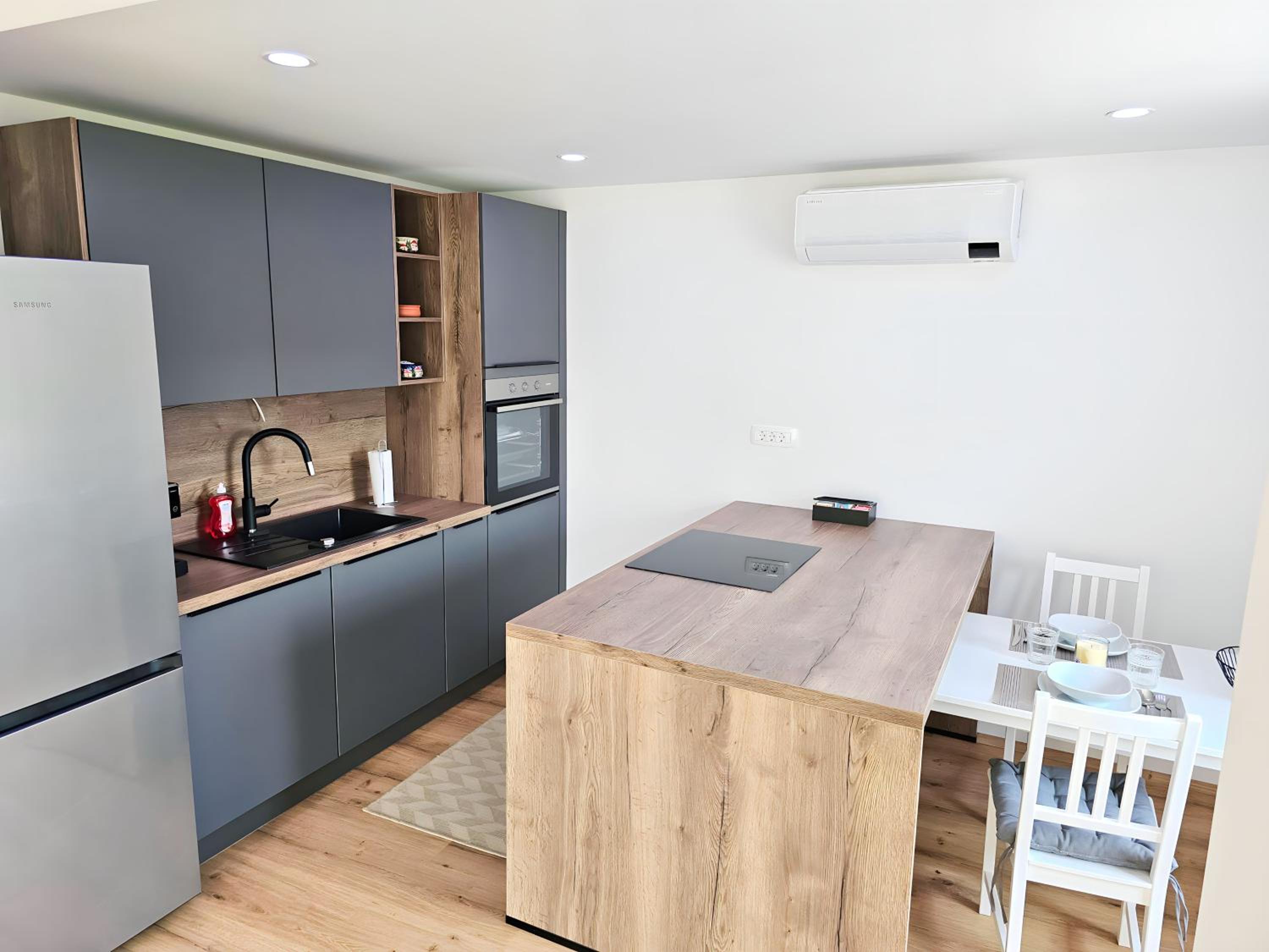 Studio with Terrace - Photo 11