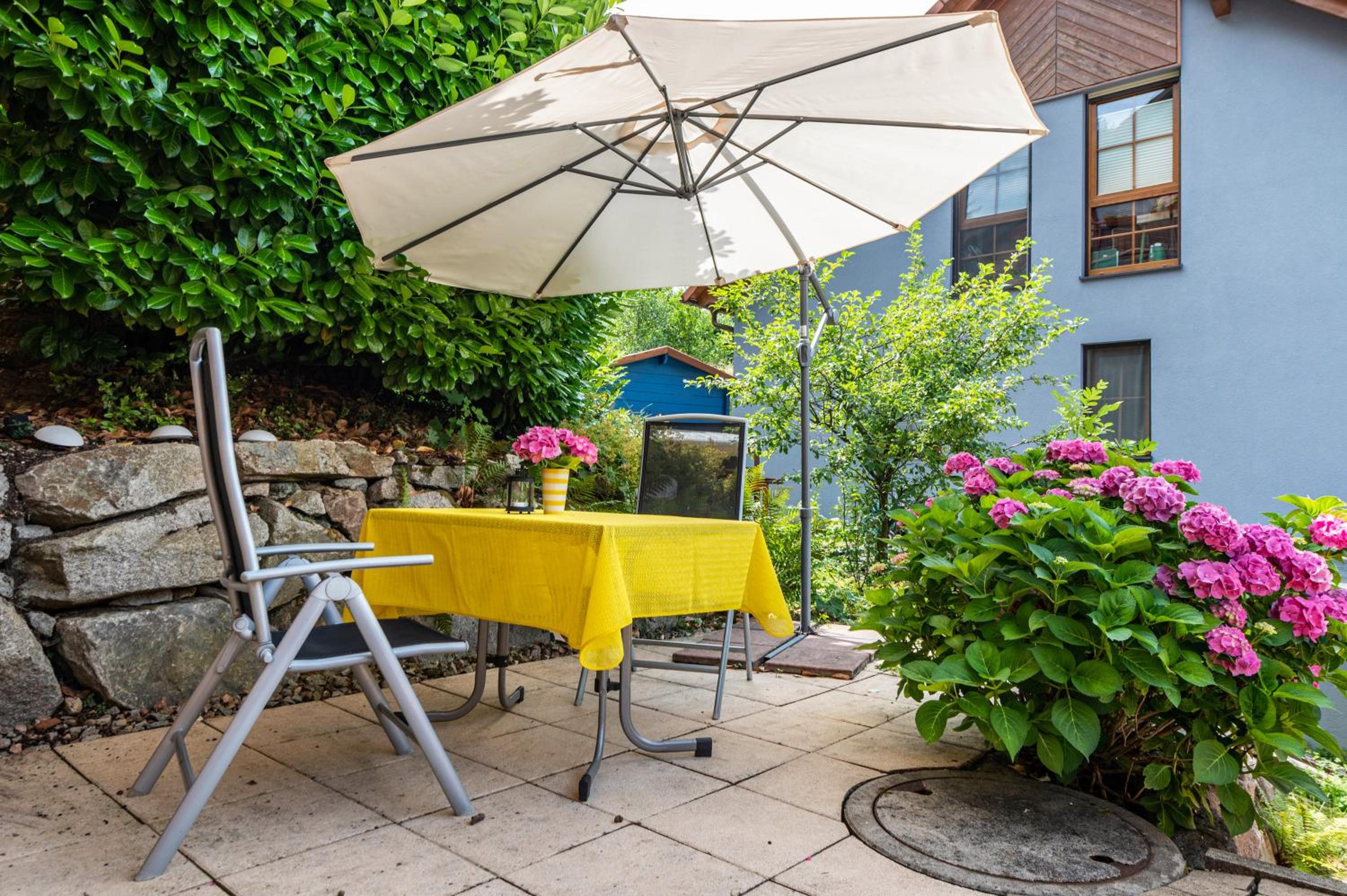 One-Bedroom Apartment with Garden View photo 2