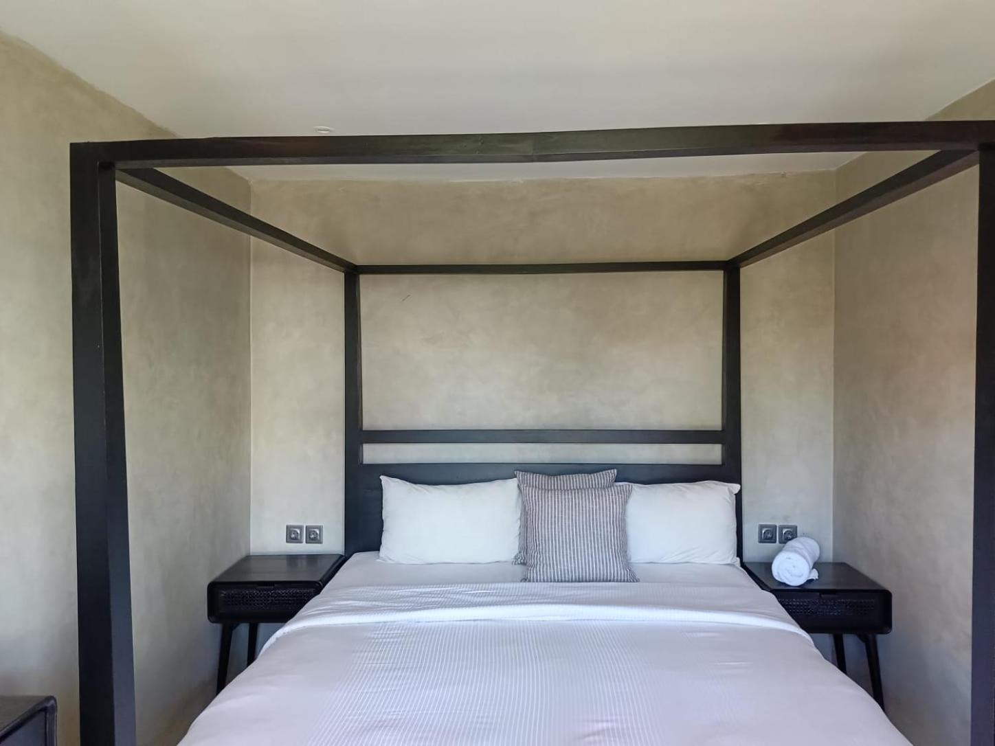 Two-Bedroom Villa - Photo 15