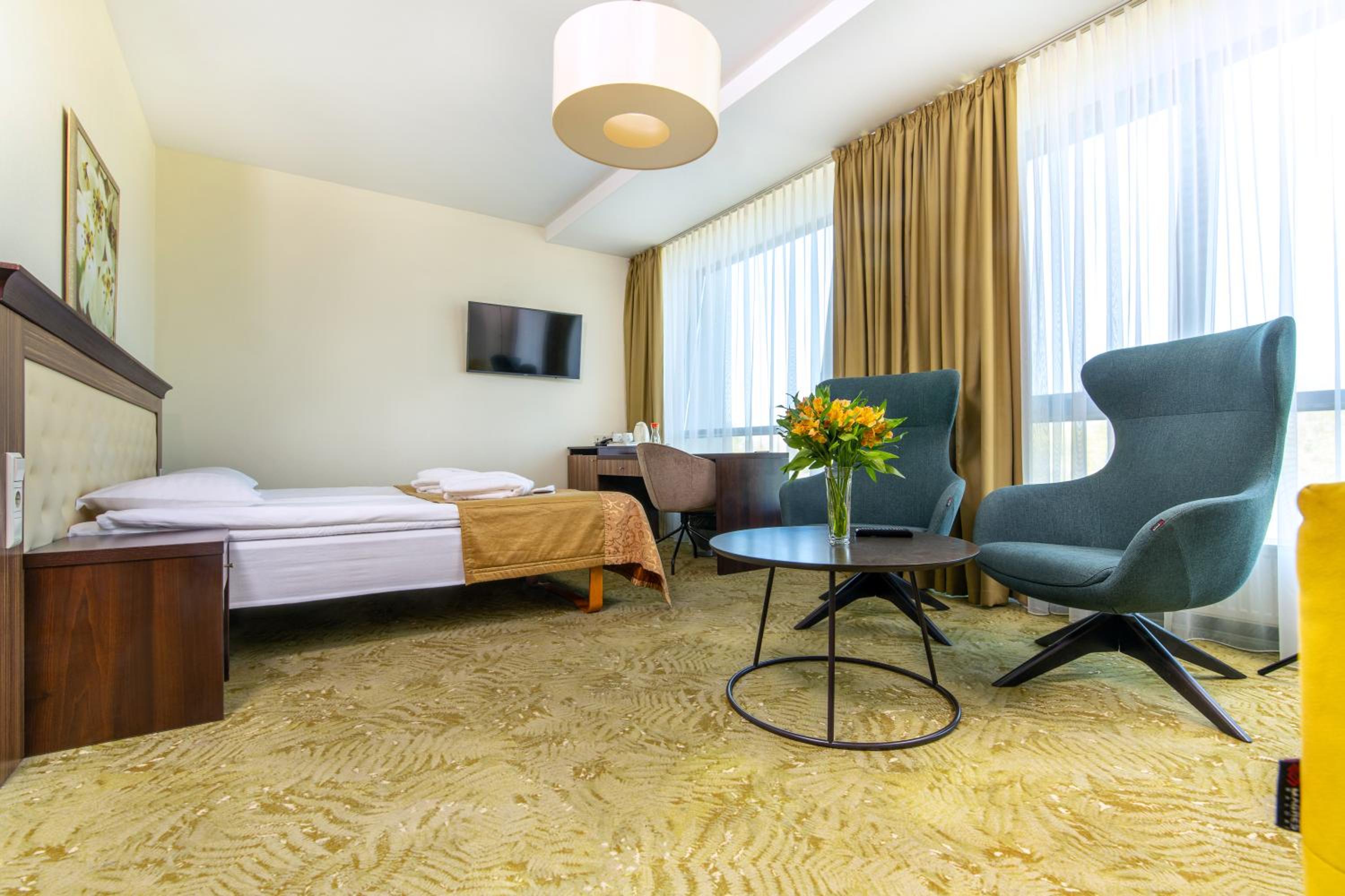 Junior Suite with Spa Access - Photo 1