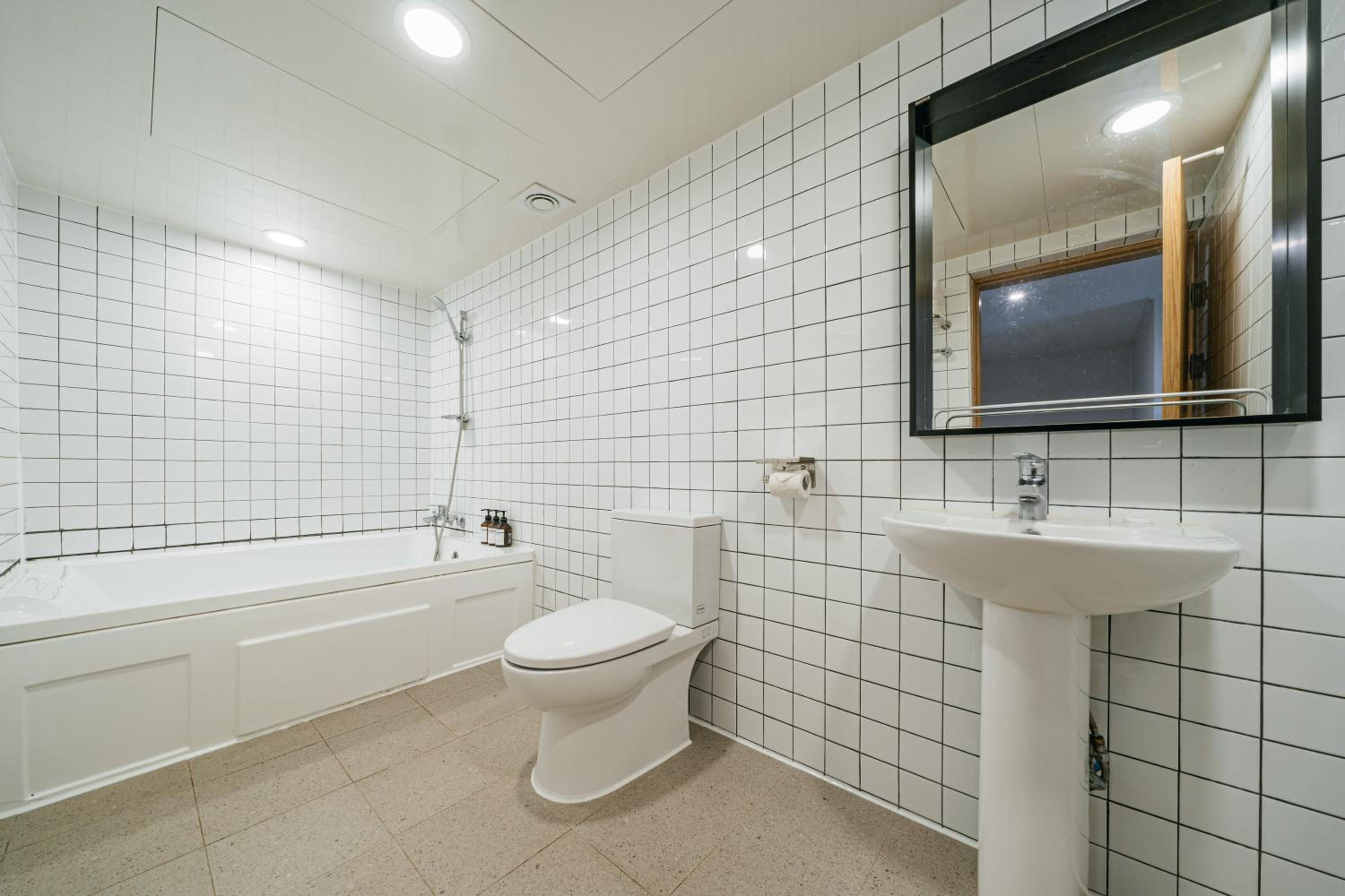 Pet Suite with Seaview - Photo 16