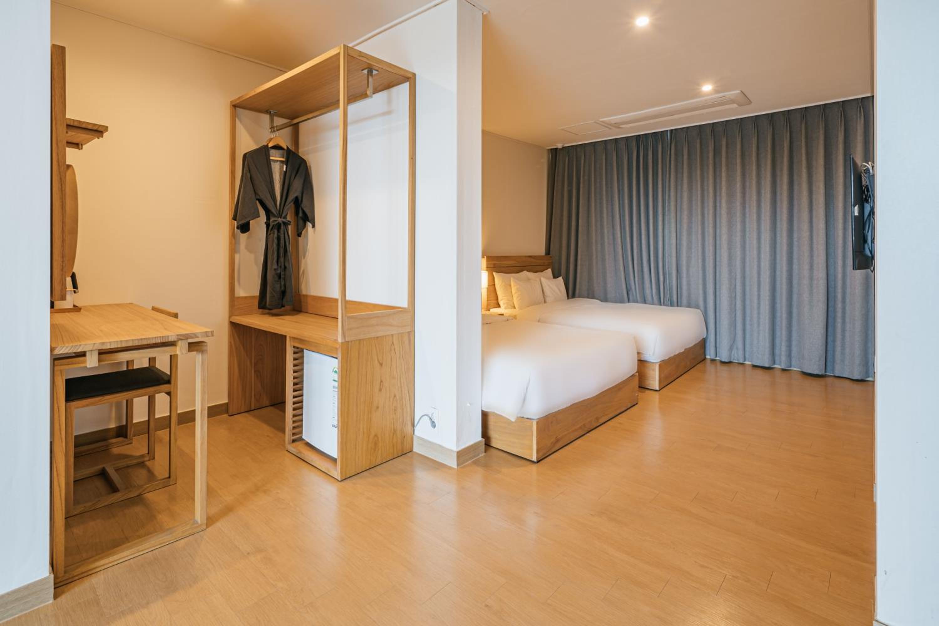 Pet Suite with Seaview - Photo 9