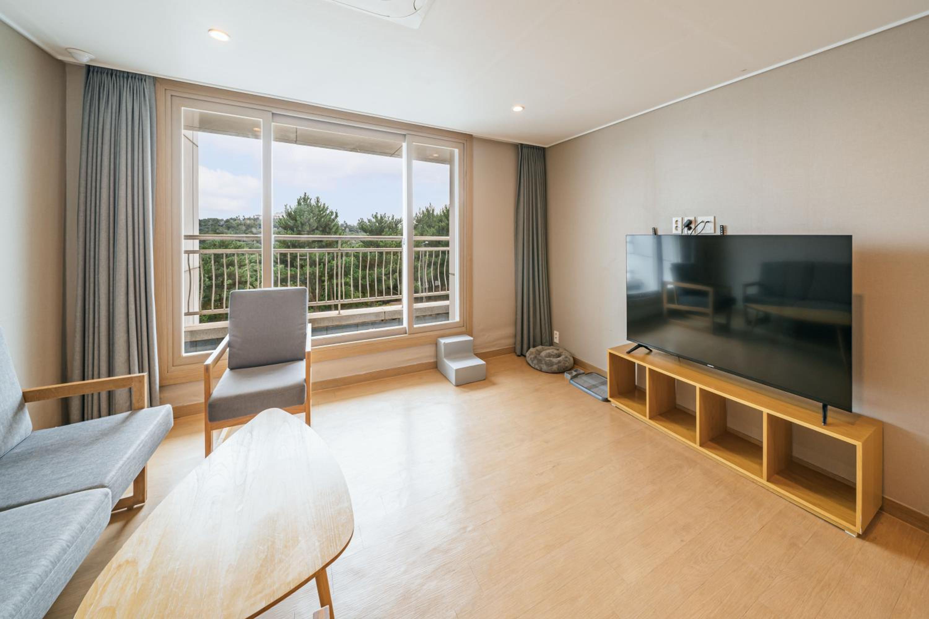 Pet Suite with Seaview - Photo 23