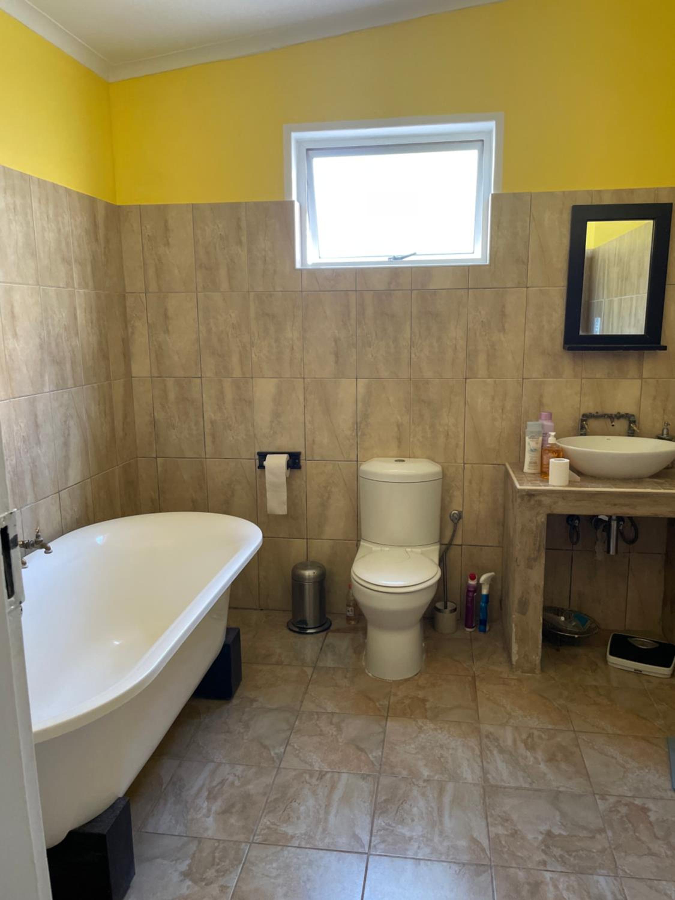 Double Room with Shared Bathroom photo 2