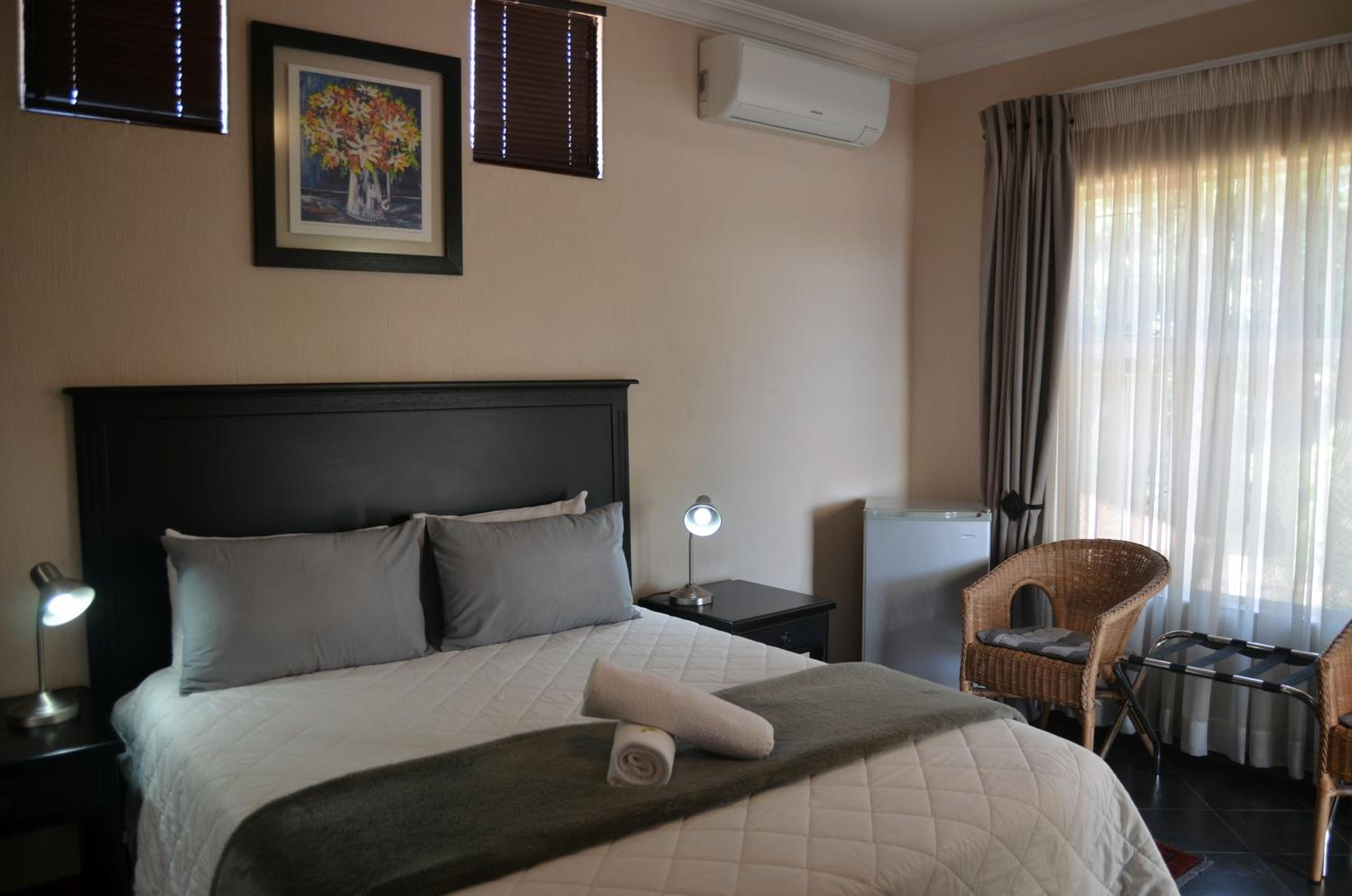 Standard Double Room - Photo 3