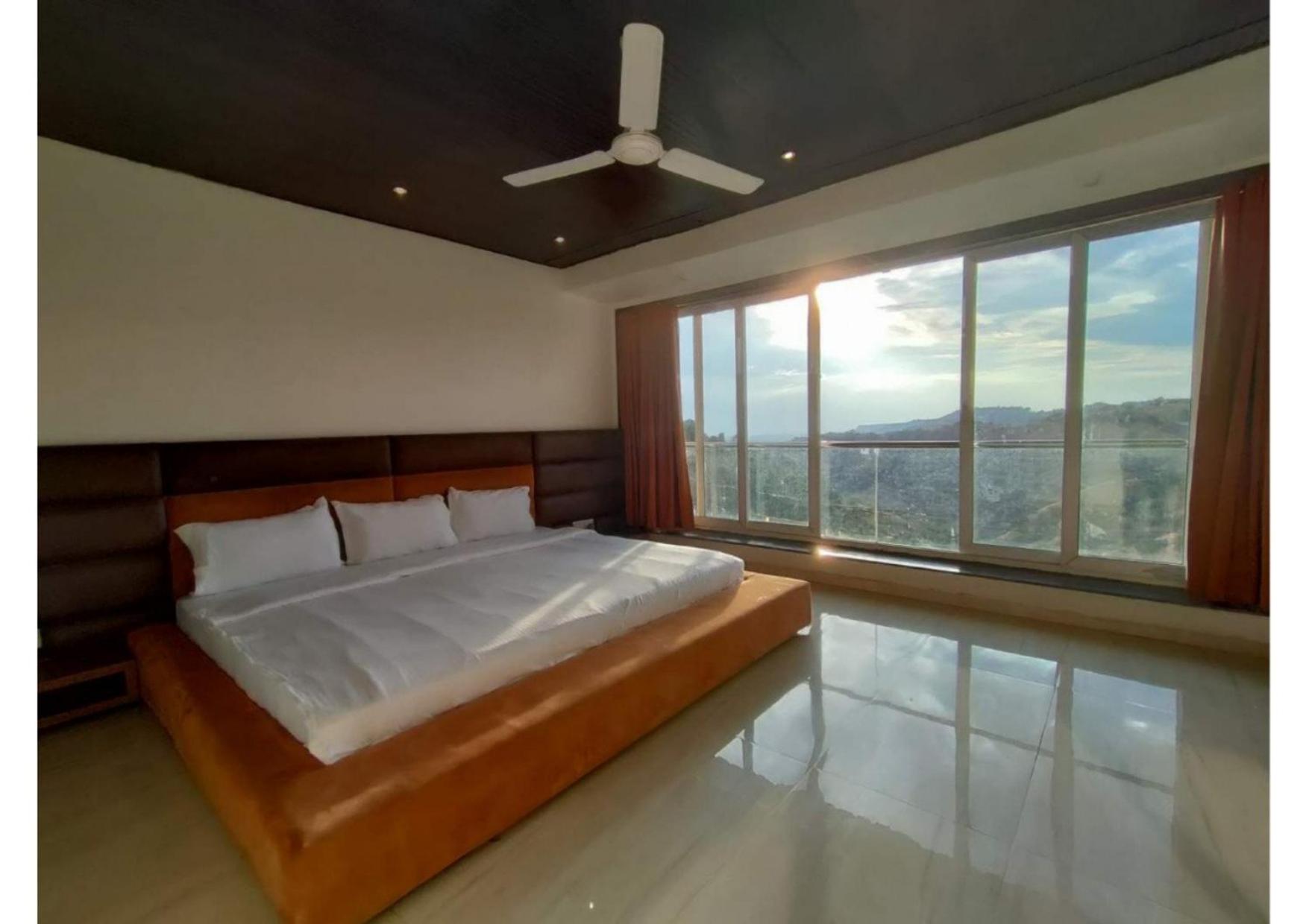 Villa photo 1
