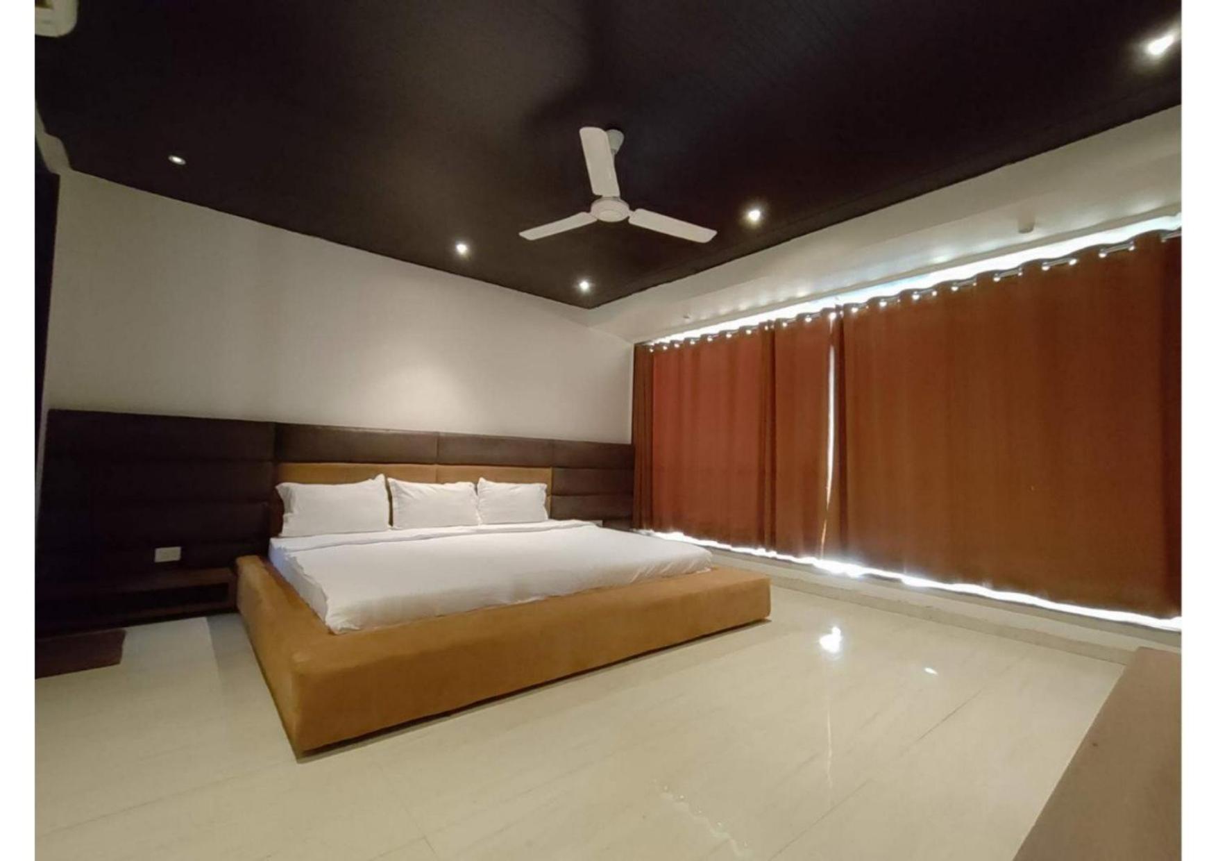 Villa photo 2