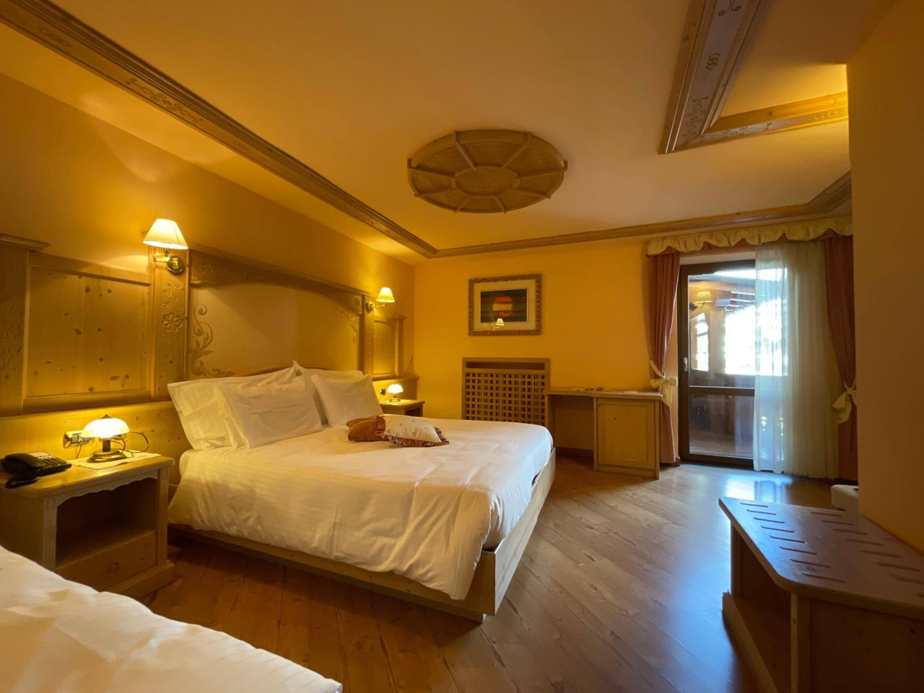 Comfort Triple Room with Balcony and Mountain View - Non-Smoking photo 3
