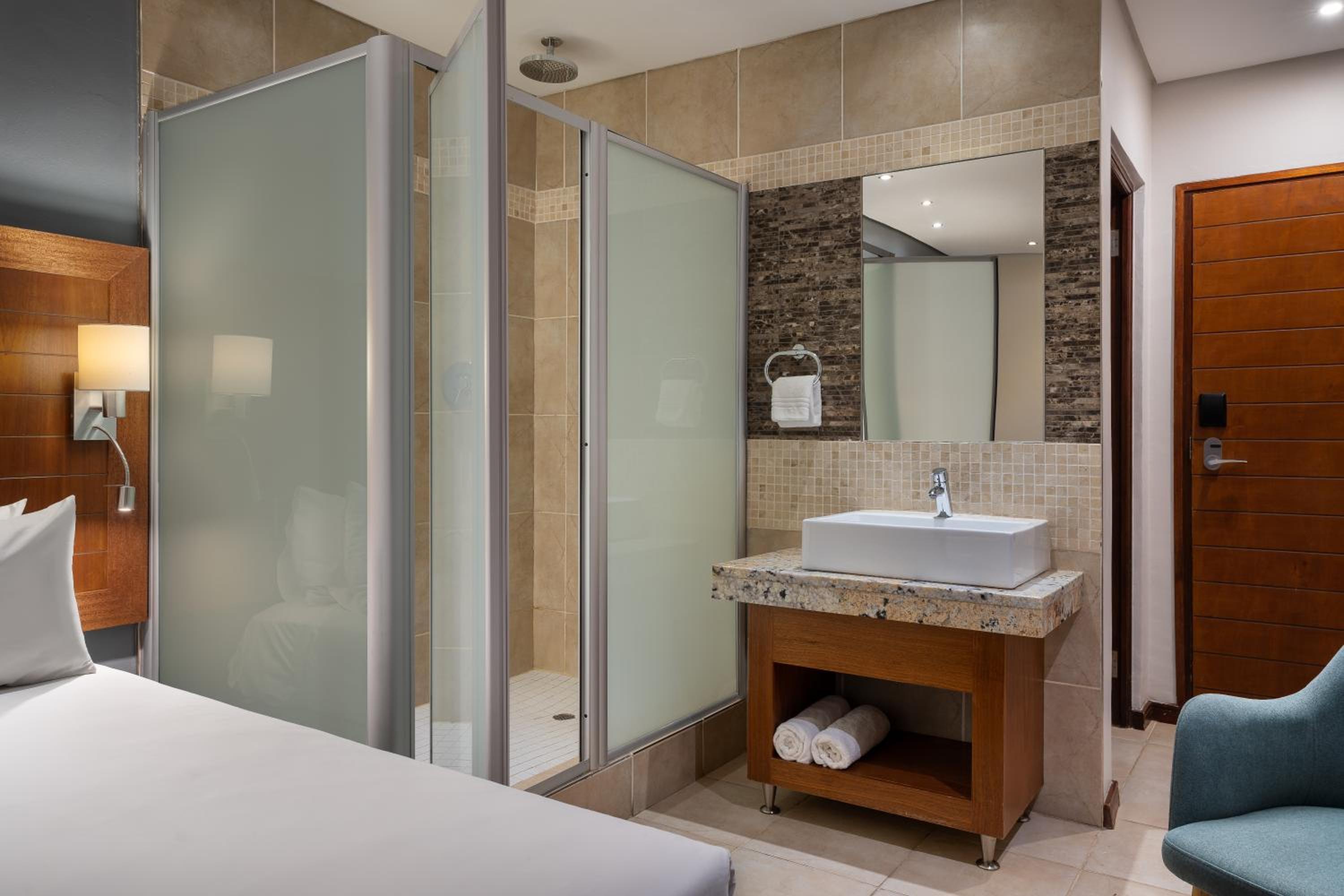 Guest room, 2 Twin/Single Bed(s) - Photo 2