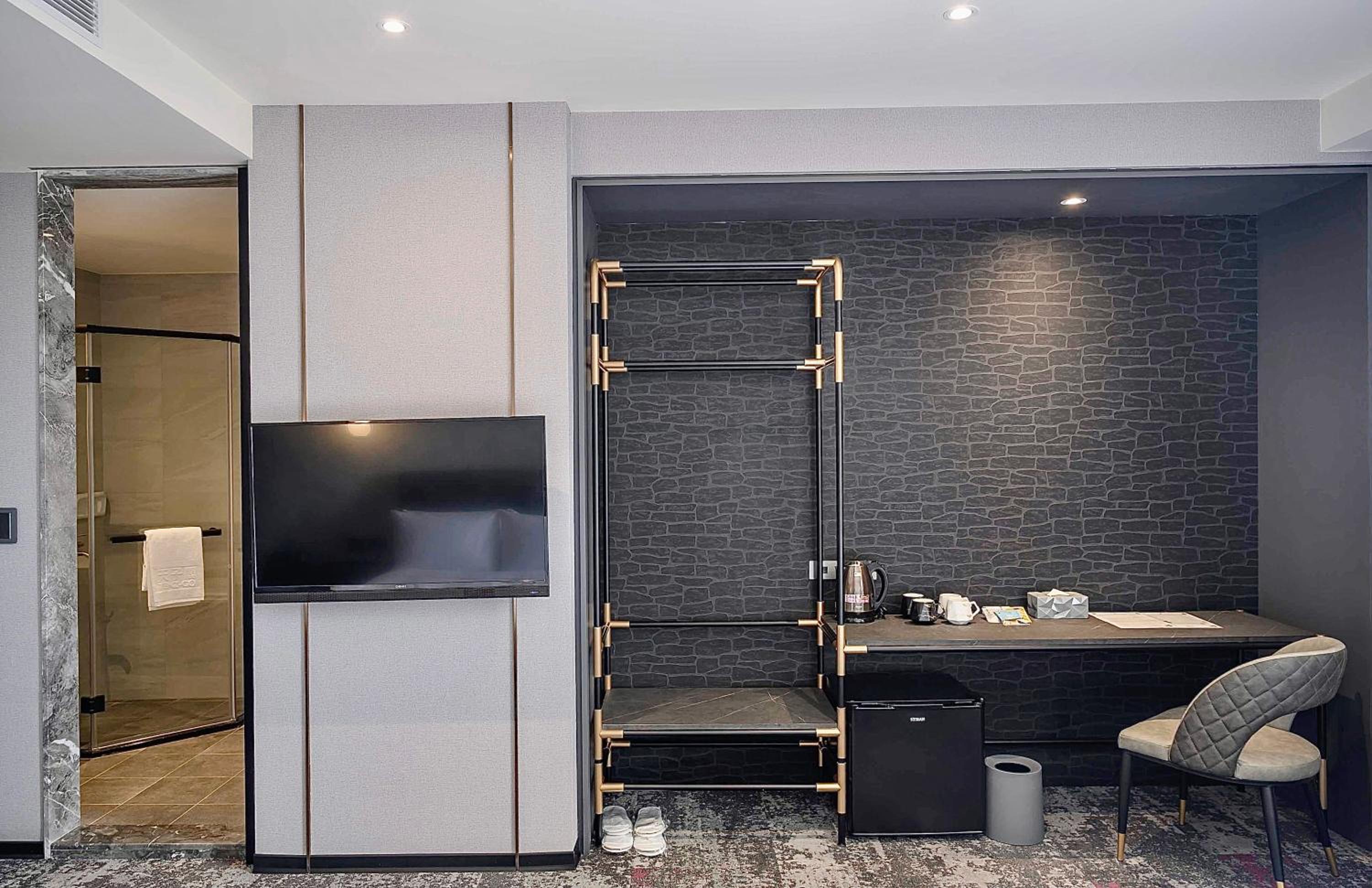 Deluxe Quadruple Room - Photo 4