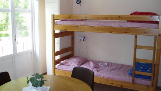 Standard Family Room - Photo 7