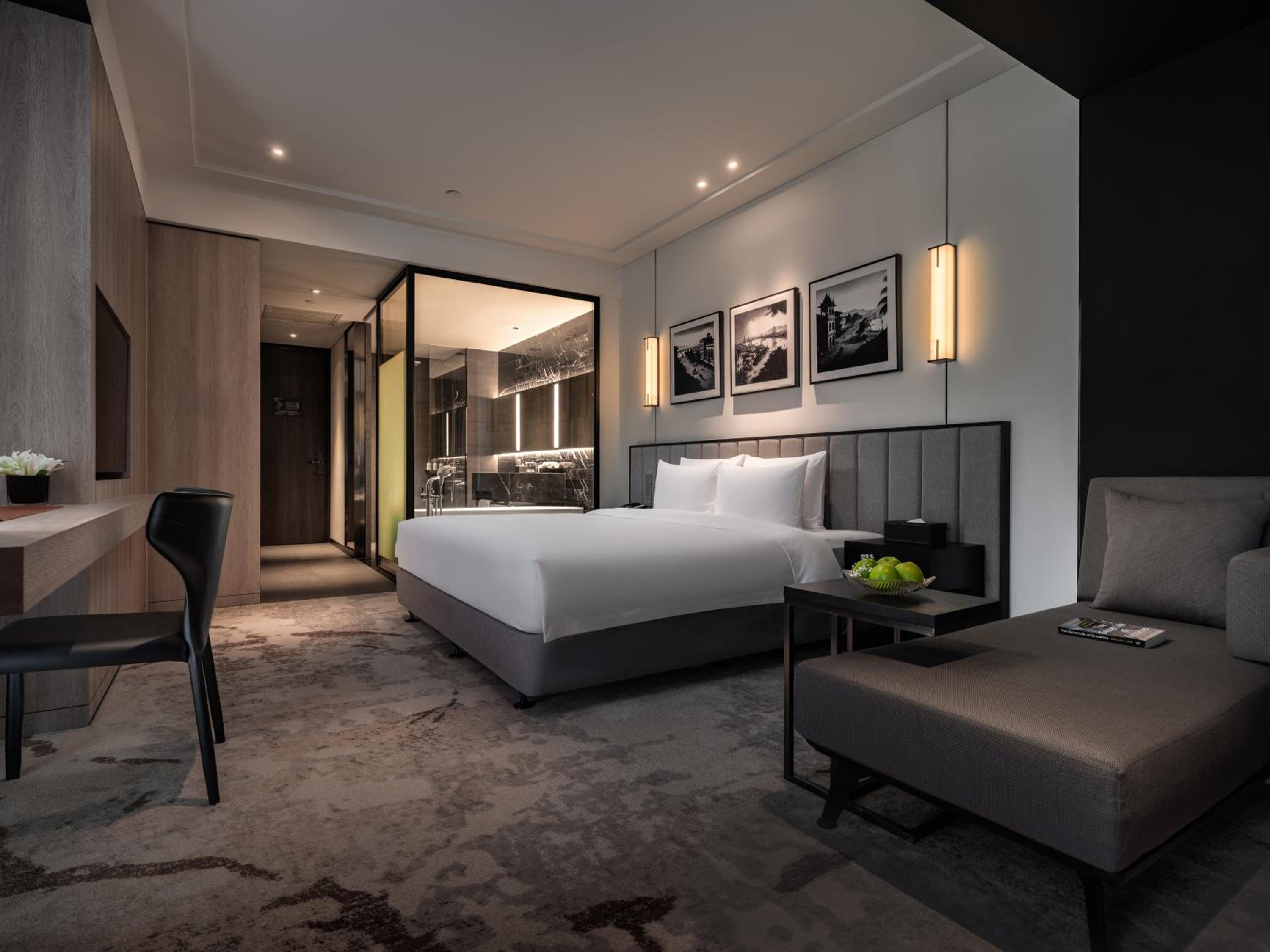 Standard King Room with River View - Photo 4