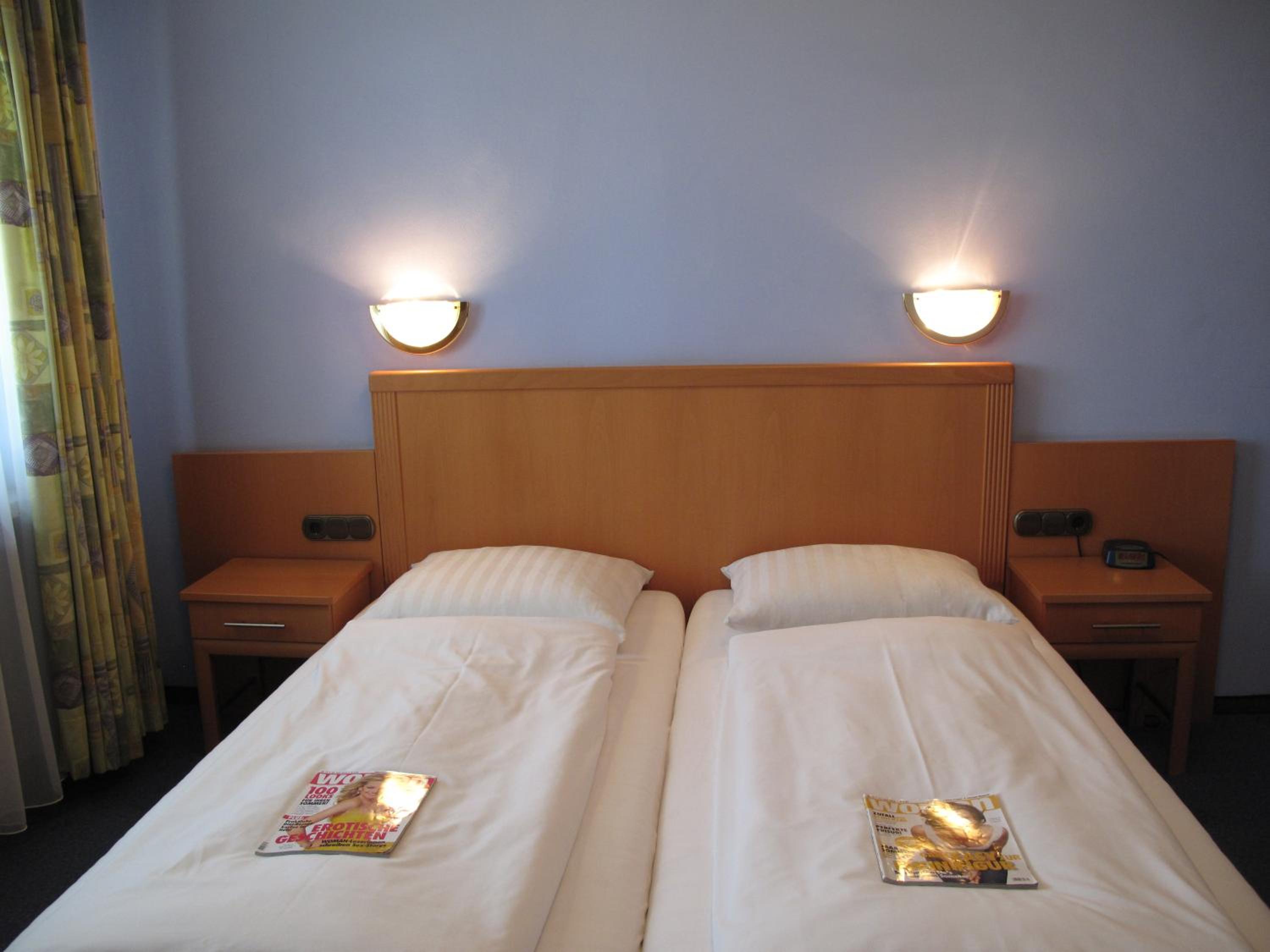 Double or Twin Room - Photo 11