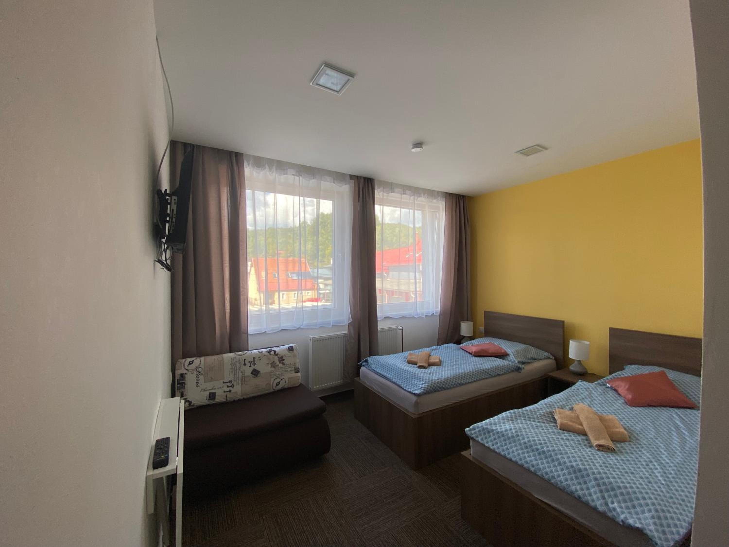 Standard Twin Room - Photo 1