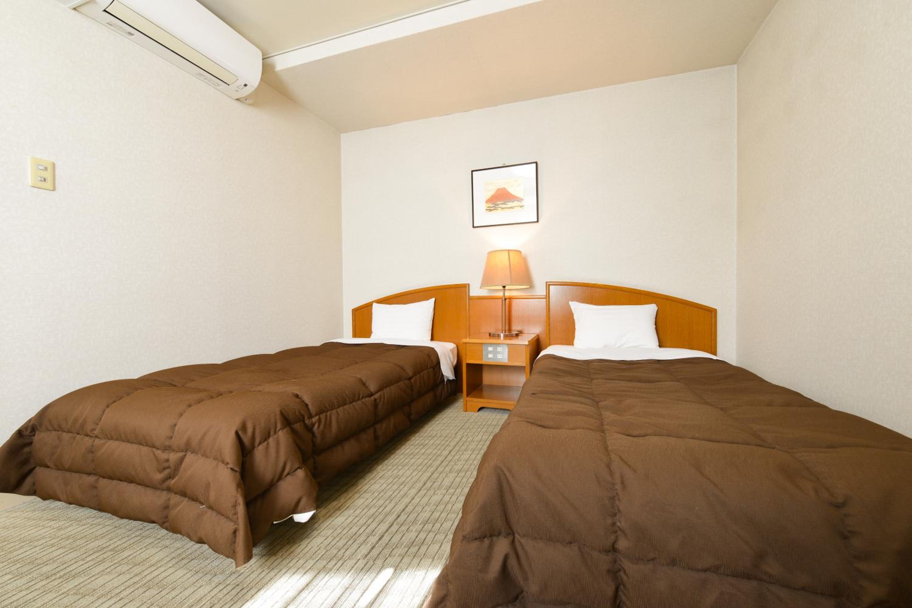 Economy Twin Room - Non-Smoking