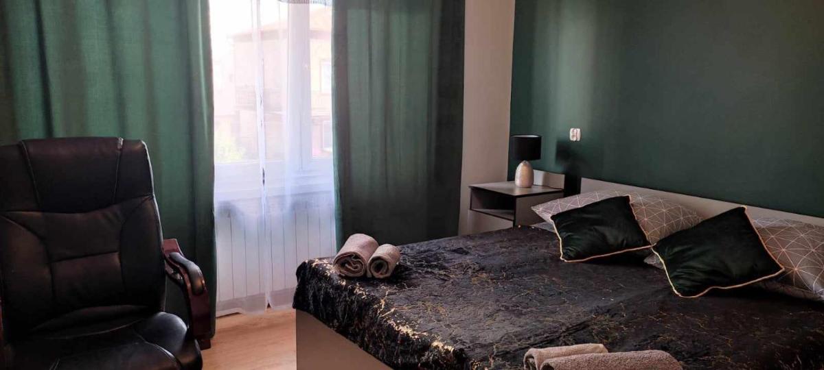 Deluxe Double Room - Photo 9