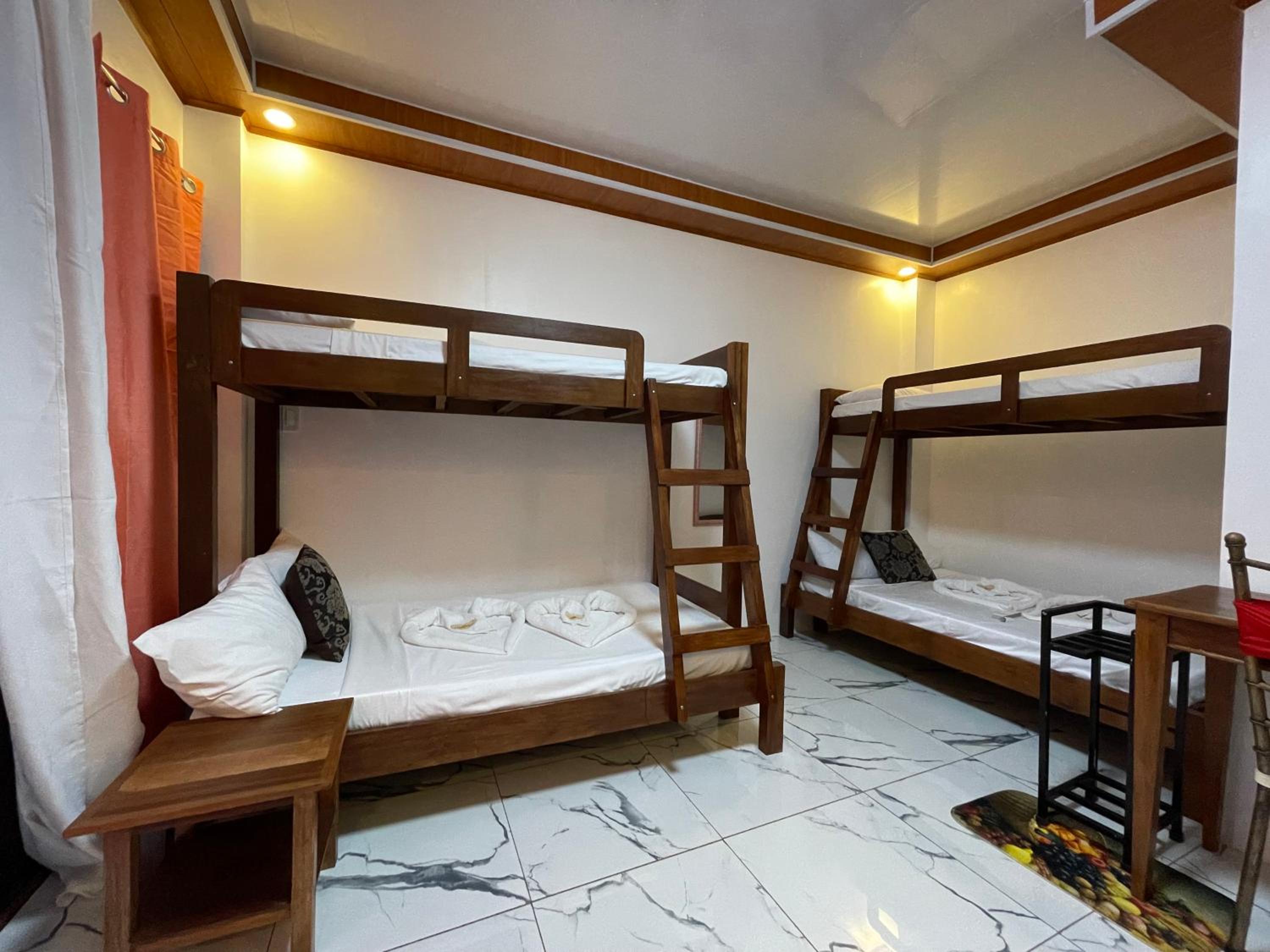 Classic Triple Room photo 2