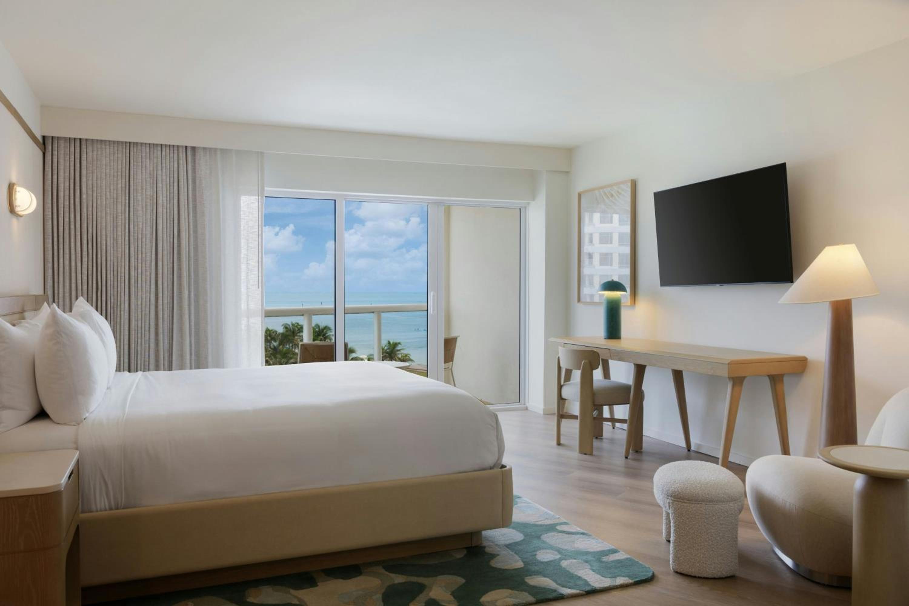 King Room with Balcony - Hearing Accessible