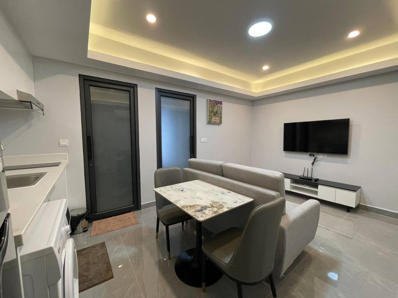 One-Bedroom Apartment - Photo 14