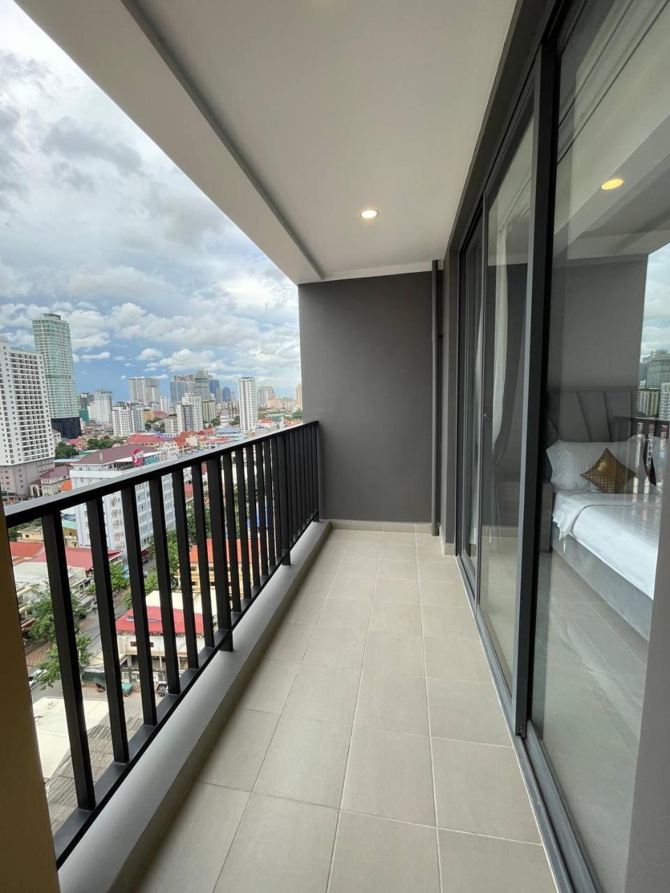 1 Bedroom Studio - Photo 6