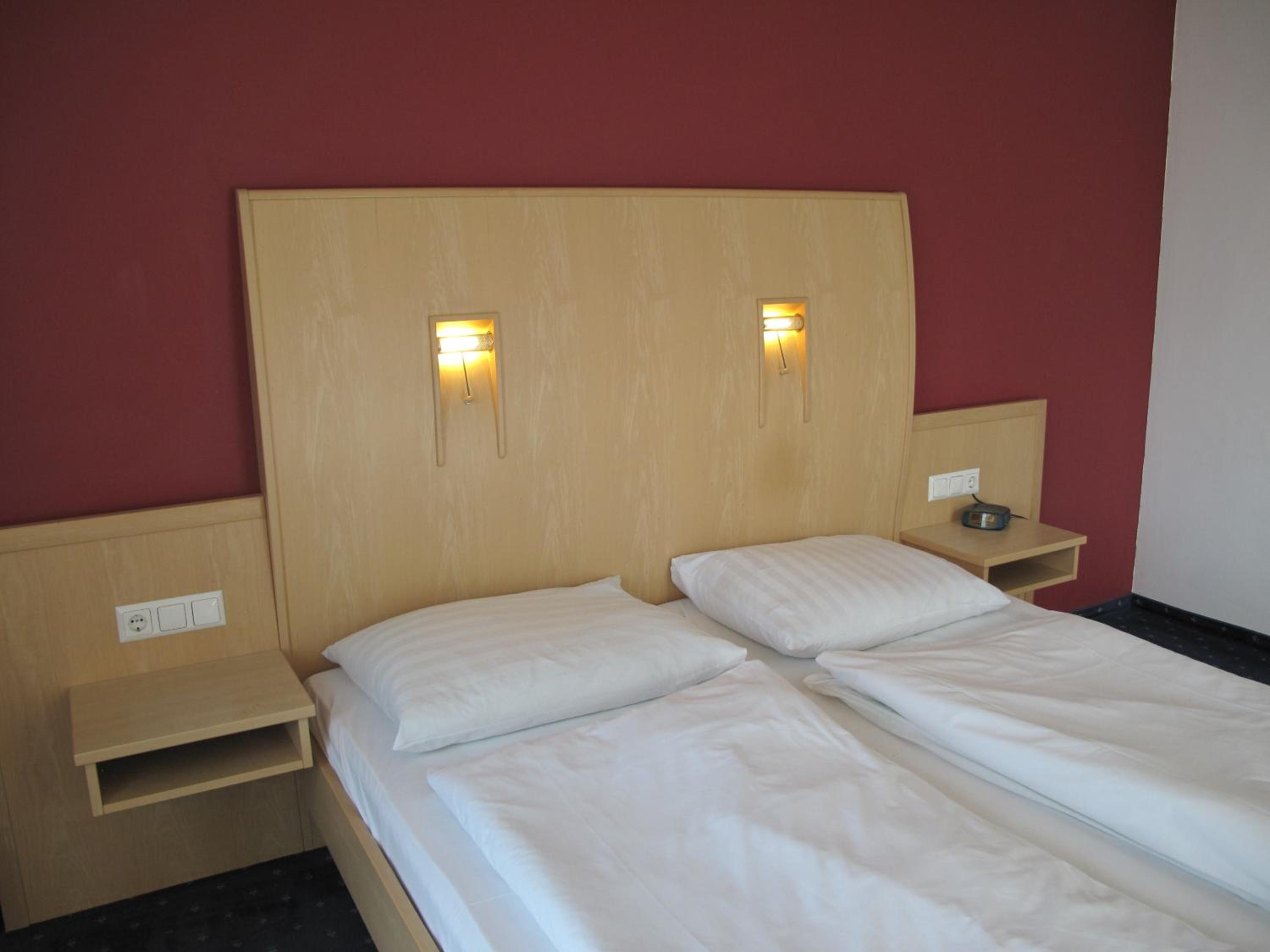 Double or Twin Room - Photo 10