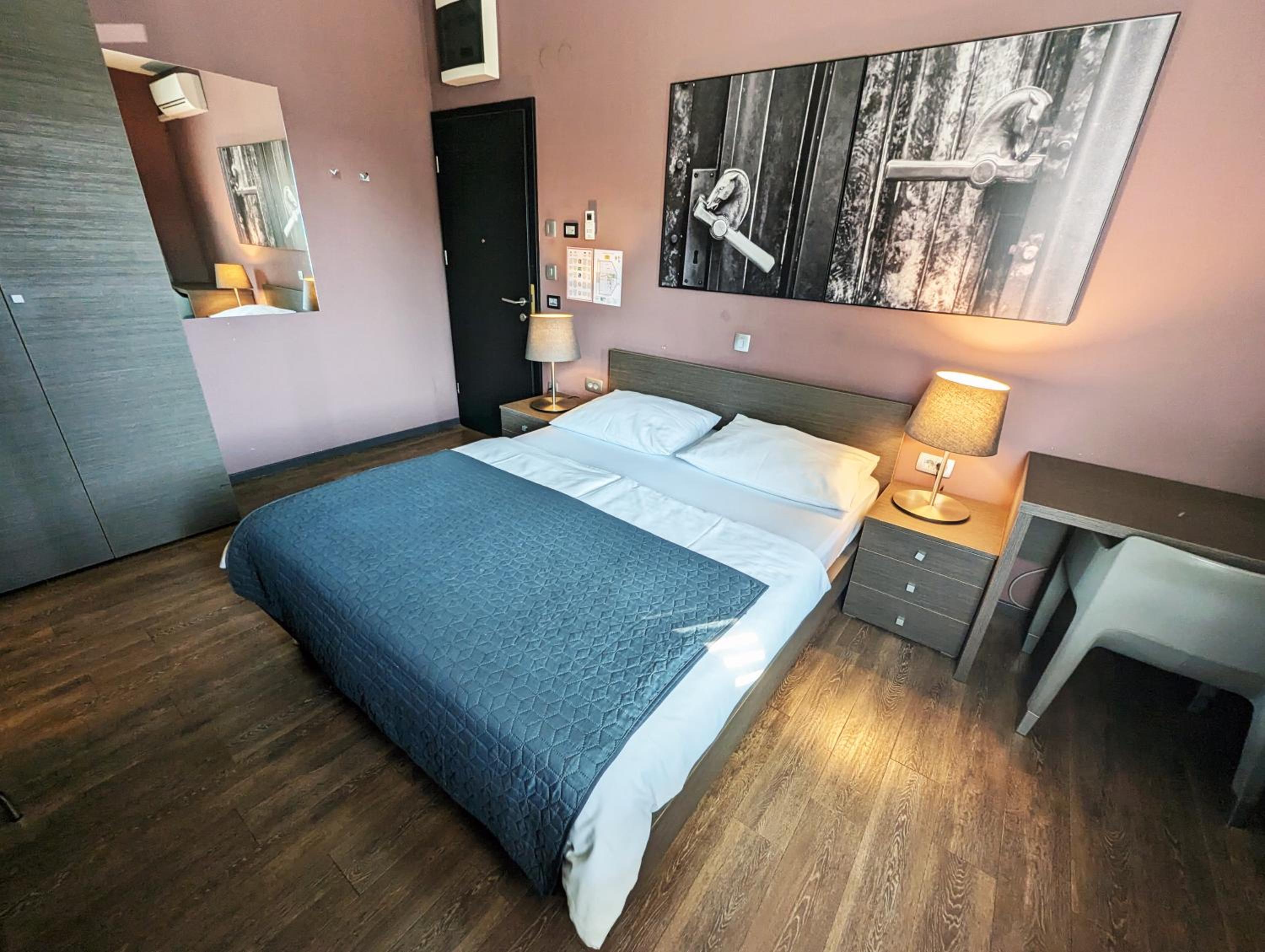 Double Room - Photo 1