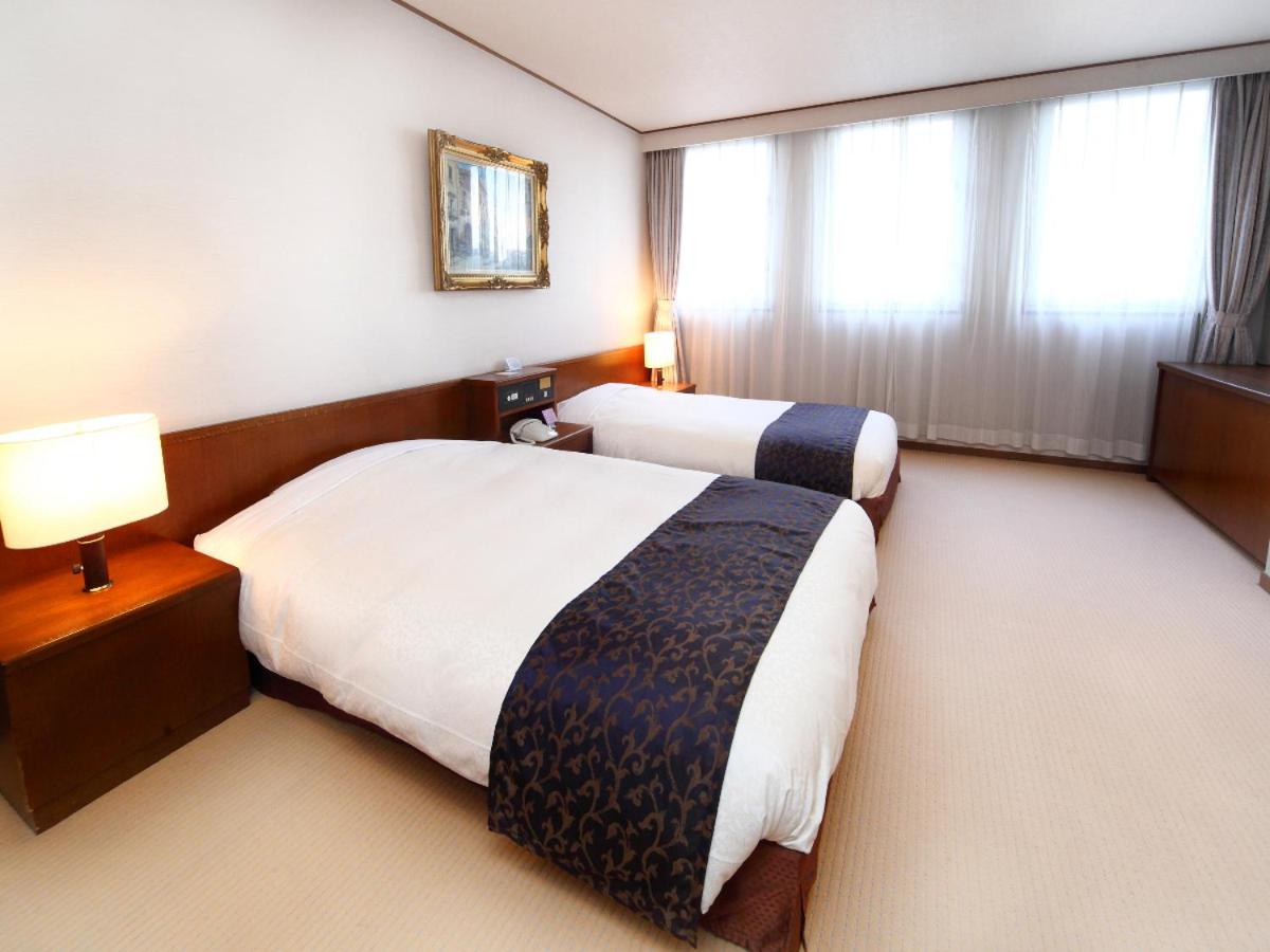 Executive Suite - Photo 1