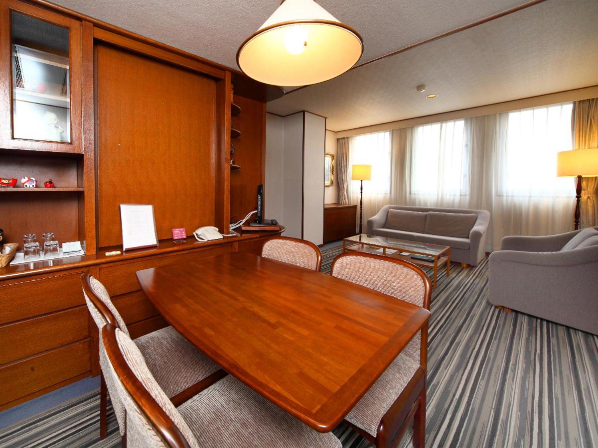 Executive Suite - Photo 2