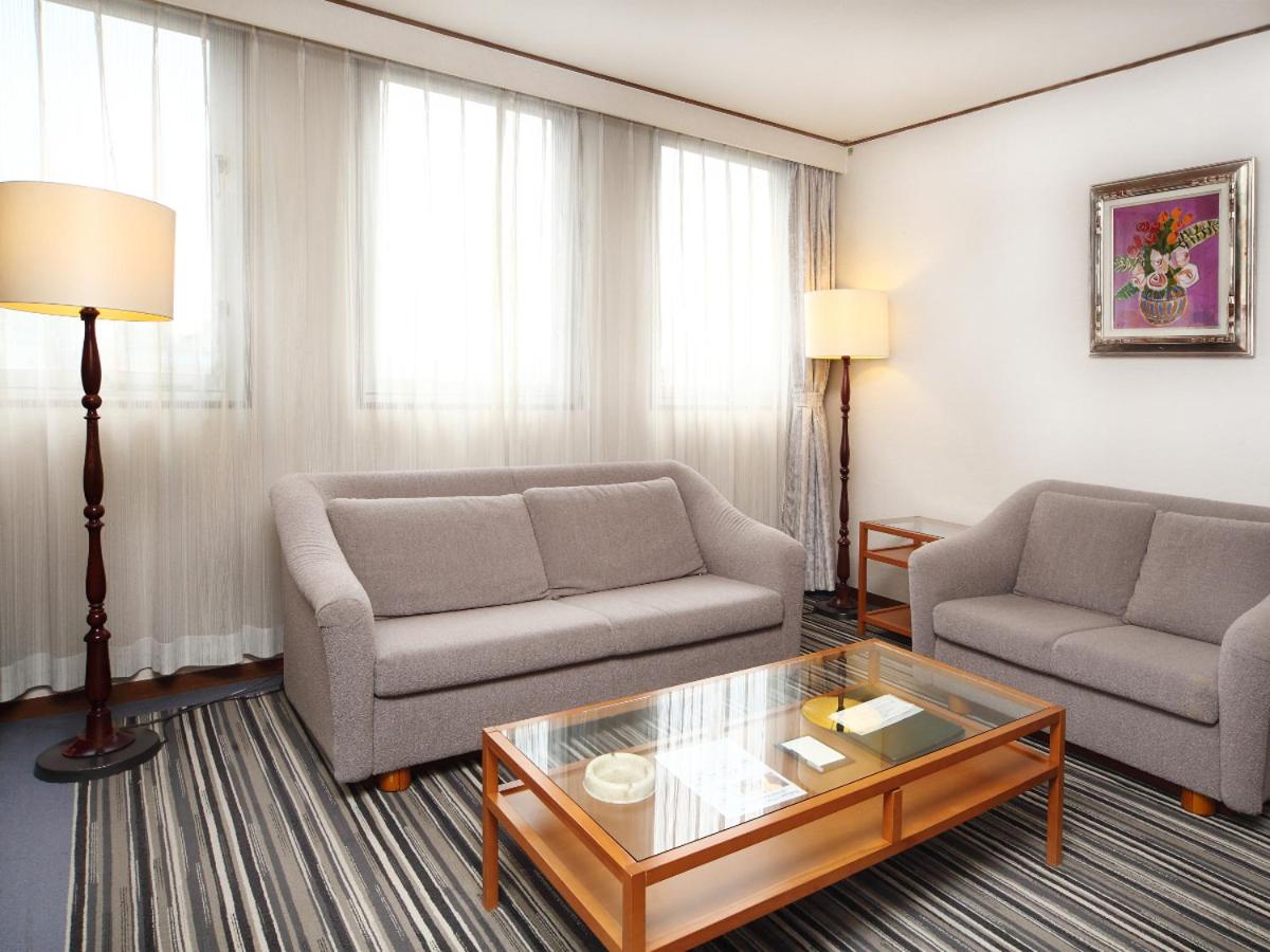 Executive Suite - Photo 3