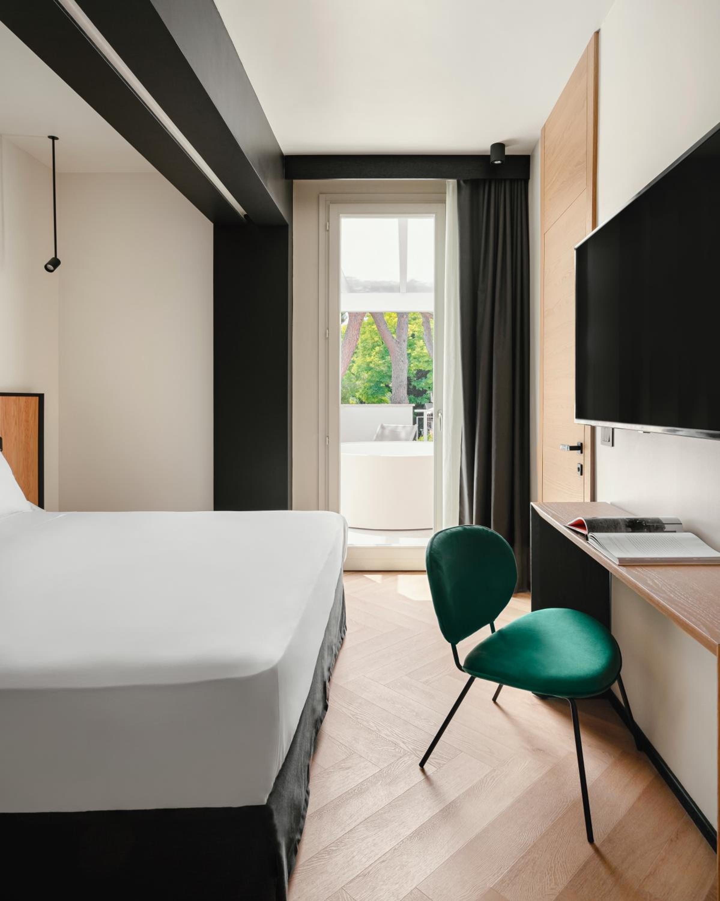 King Room with Sea View - Photo 1