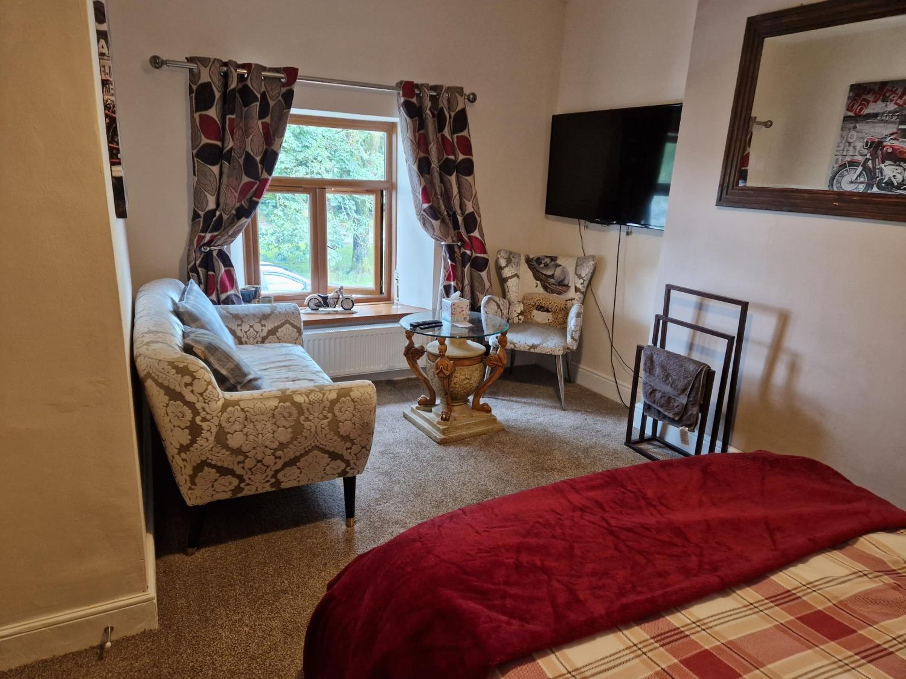 Large Double Room photo 2